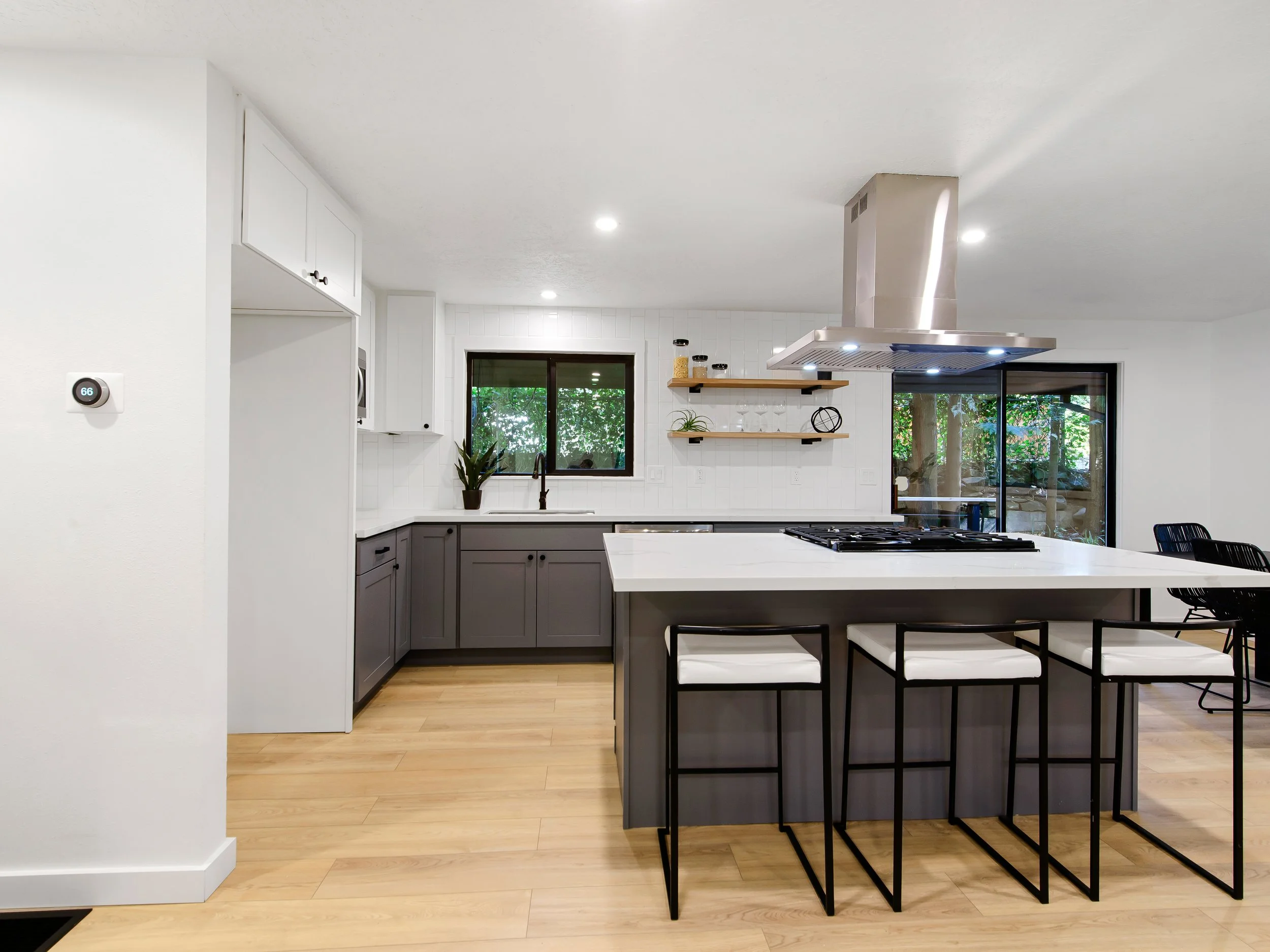 12333 SE Oatfield Rd (5 of 37).jpg