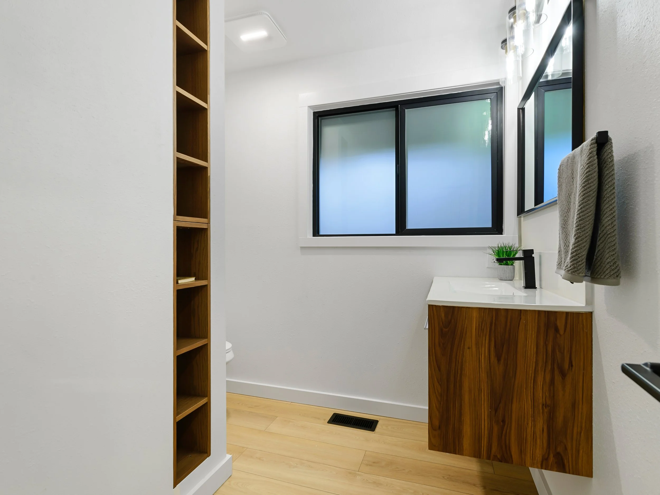 12333 SE Oatfield Rd (8 of 37).jpg