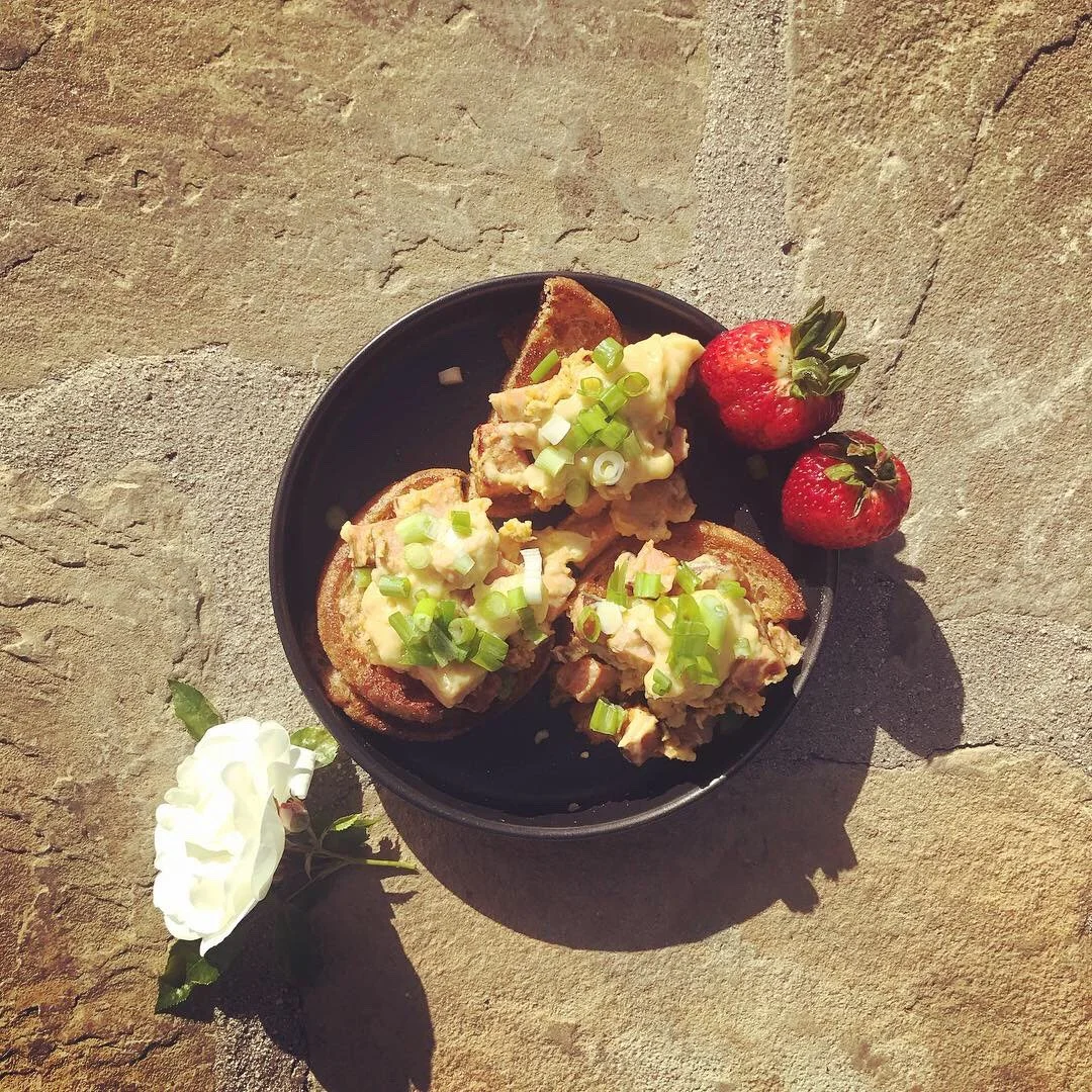 DIRTBAG EGGS BENEDICT