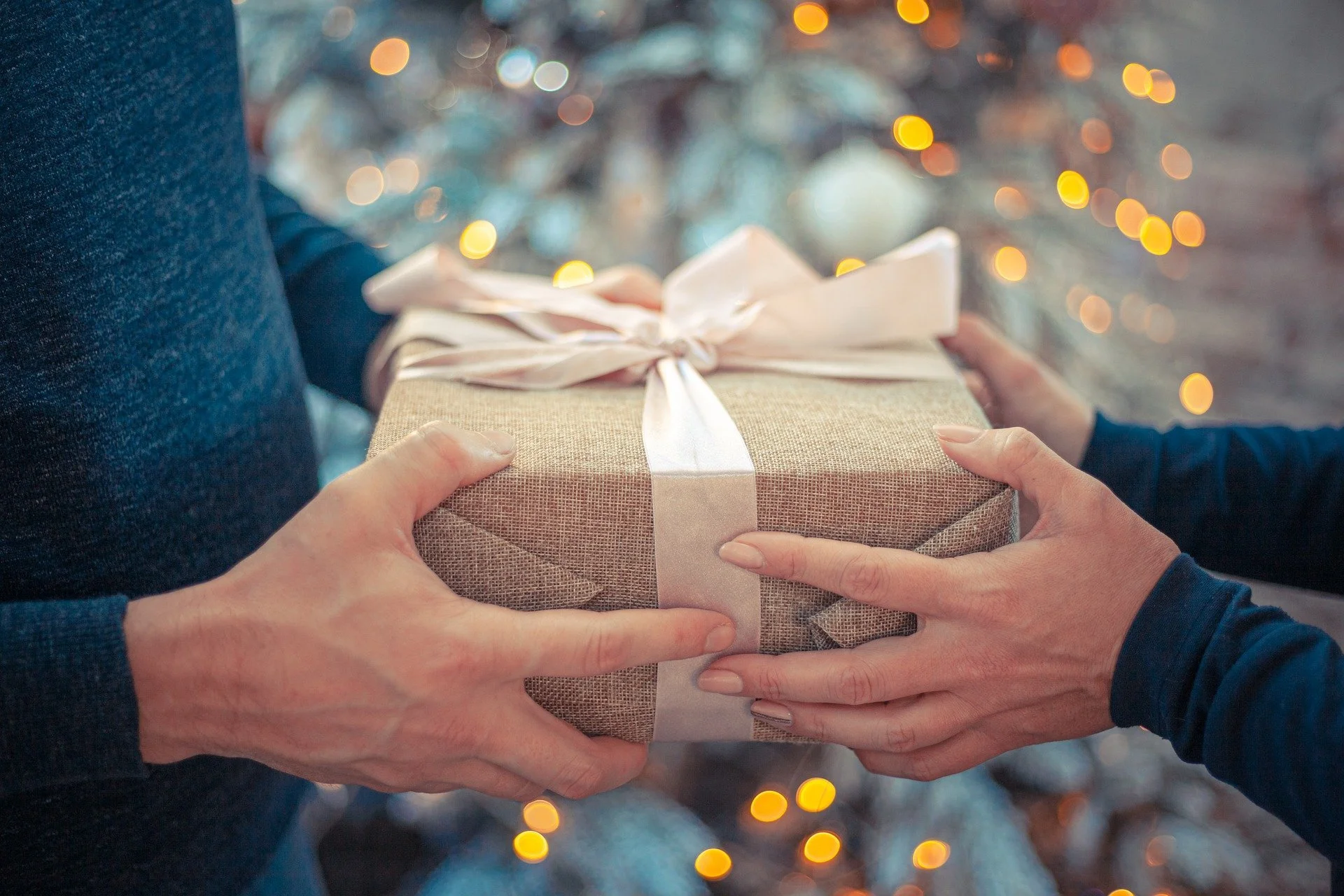 5 Thoughtful Gifts for Seniors this Holiday Season
