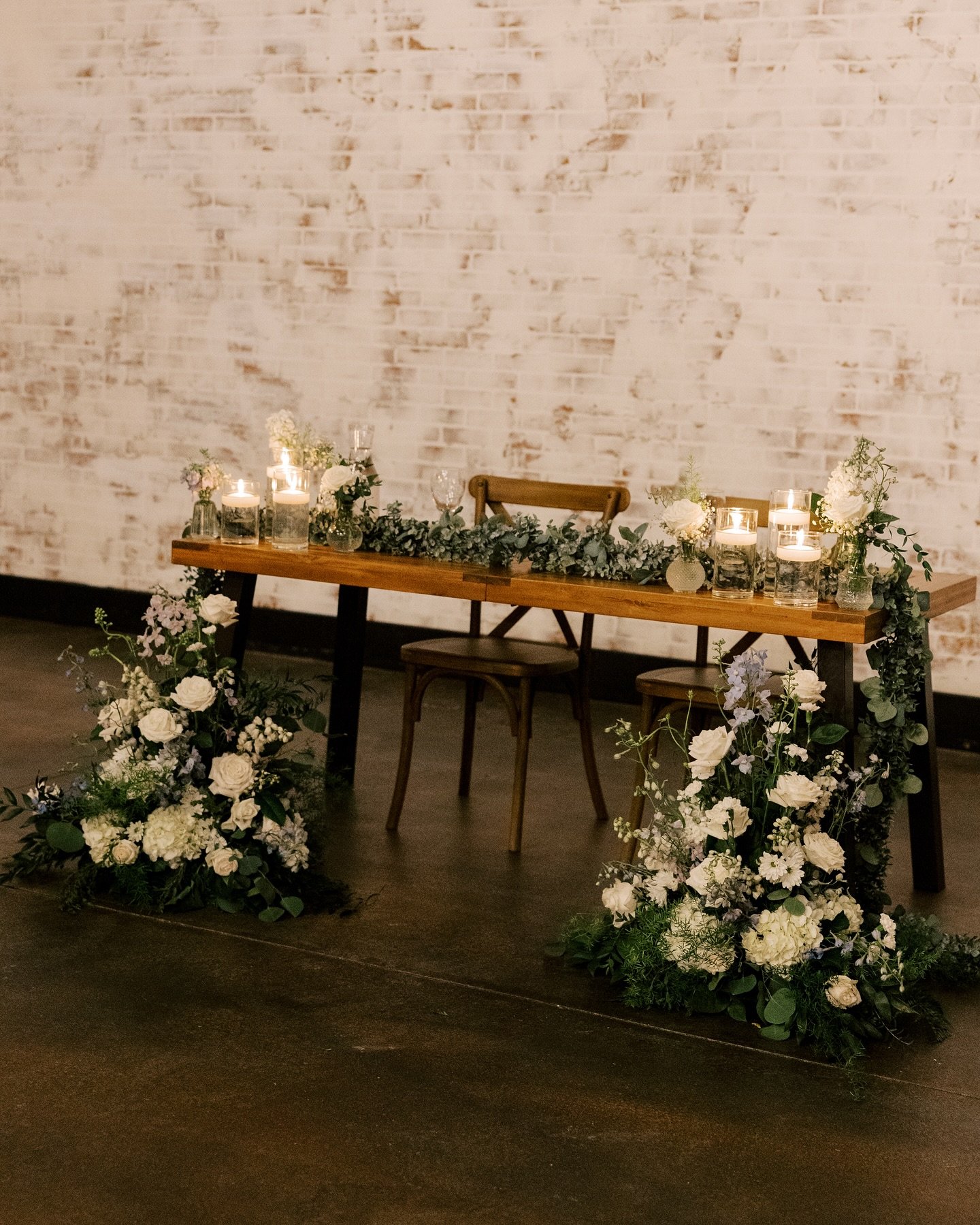 Touches of blue 🩵 

📸 @abbylindseyphotography 

.

.

#weddingphotography #weddinginspiration #weddingplanners #wedding #weddingday #weddings #weddingideas #bride #2025bride