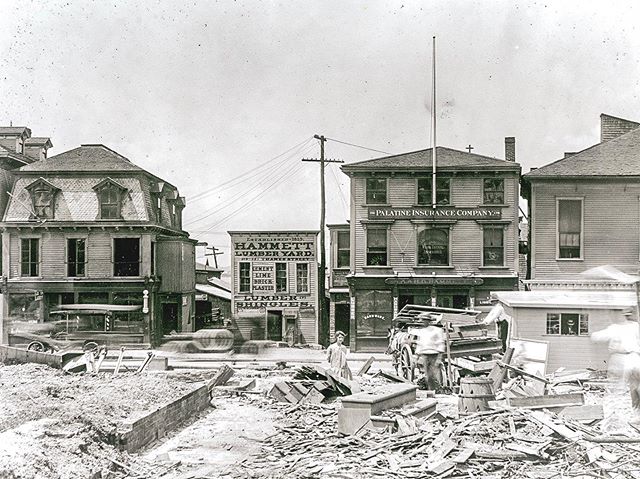 Newport grew significantly and wharfs expanded. Workshops, warehouses and docks were built and rebuilt along the waterfront including ice storage, coal, fishing, lumber, boatyards and manufacturing as well as small trade shops such as blacksmiths. Th