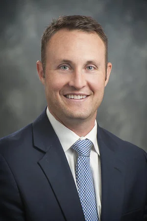 Ryan Tomlins, M.D., Joins Cotton O’Neil as a Non-Operative Orthopedic and Sports Medicine Physician