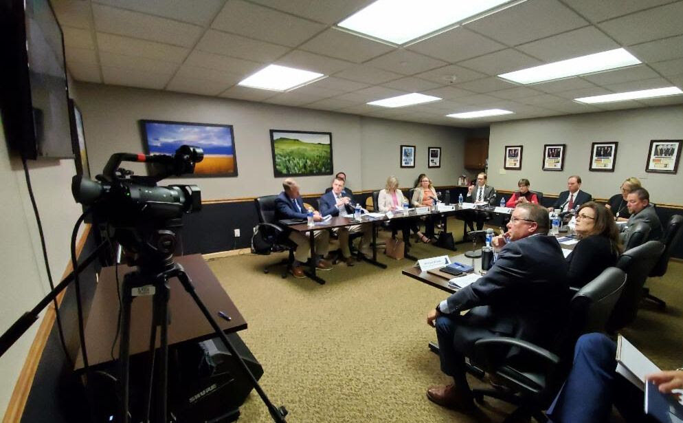 Kansas Business Community To Meet With Governor About Ending Additional UI Federal Benefits