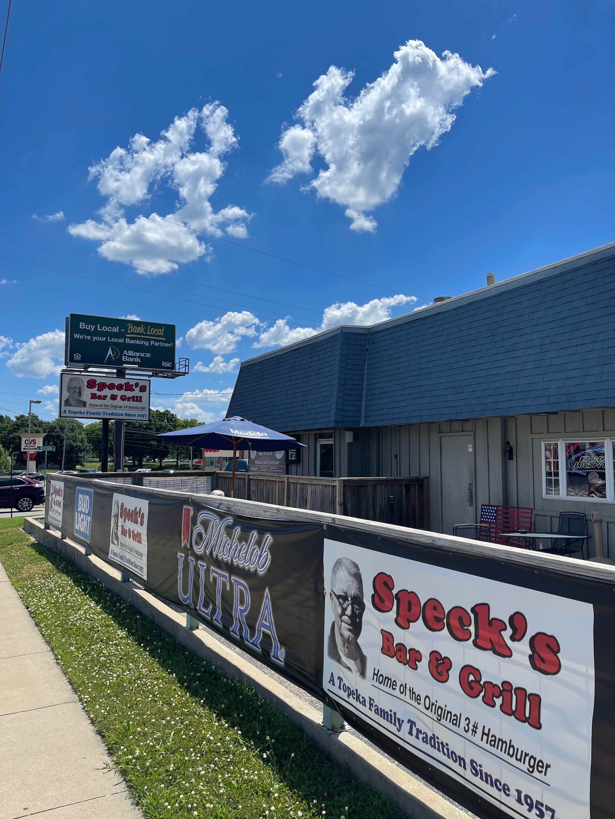Speck's Bar &amp; Grill