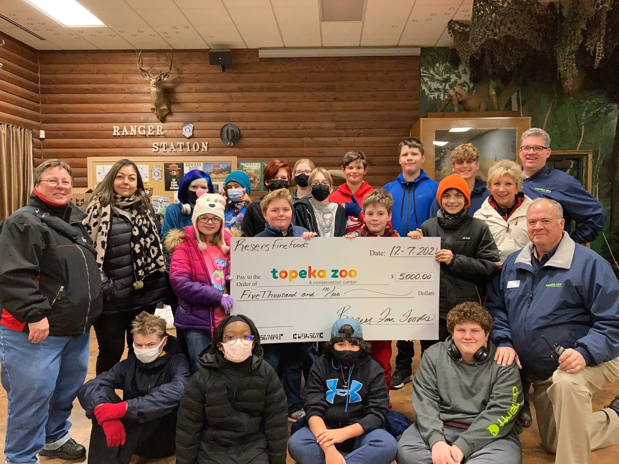 Topeka Zoo Receives Education Donation from Reser’s Fine Foods