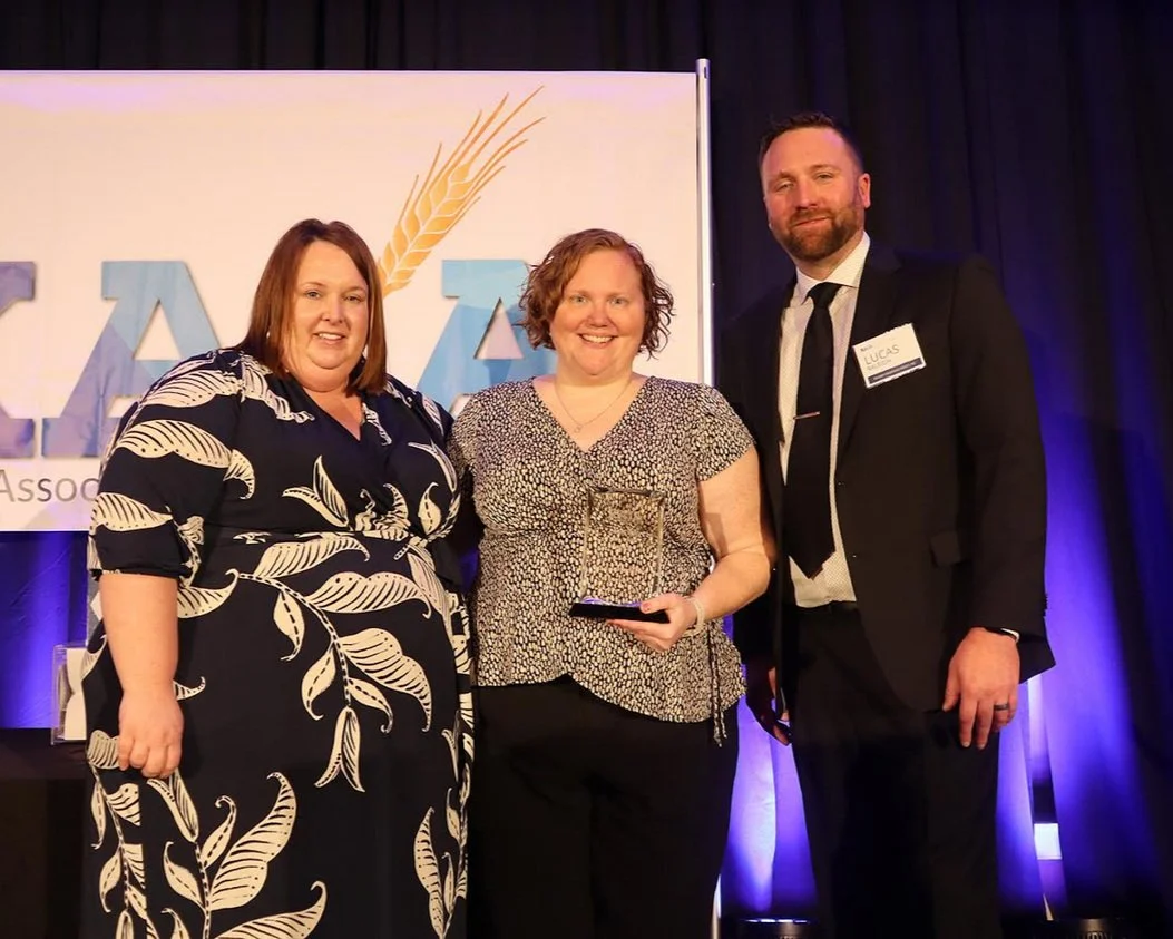 Maria Dressman Given Agent of the Year Award at KAIA Annual Convention