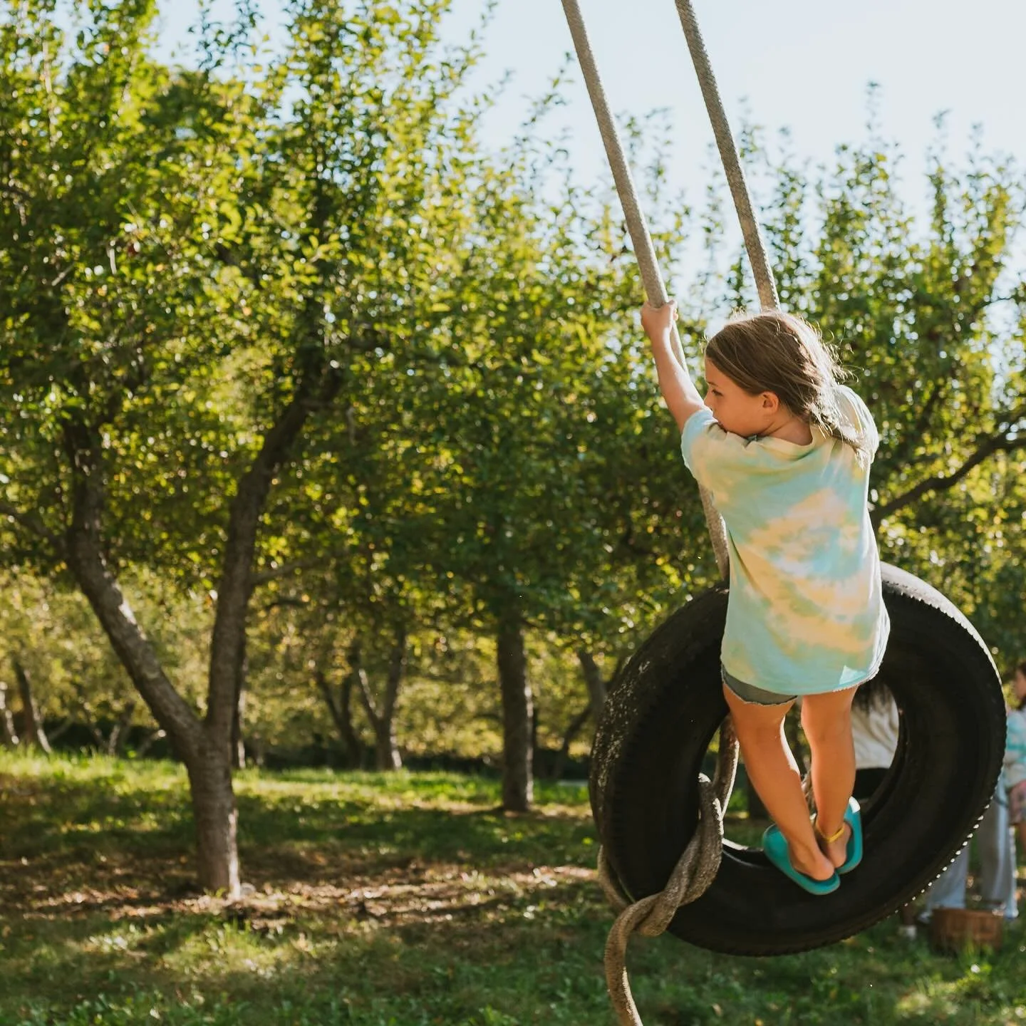 After a day full of adventures &ndash; swimming, group challenges, art projects, and plenty of silliness &ndash; comes one of the campers&rsquo; favorite times: afternoon free time. 🌿

The field by the gardens turns into a giggling volleyball game p