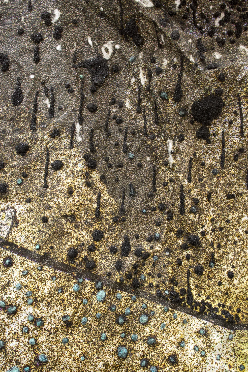 Delapsus (Vinyl Meets Carpet), 54 x 41 x 6in, pigment ink on paper, black sand, glass powder, bronze powder, 2018 DETAIL