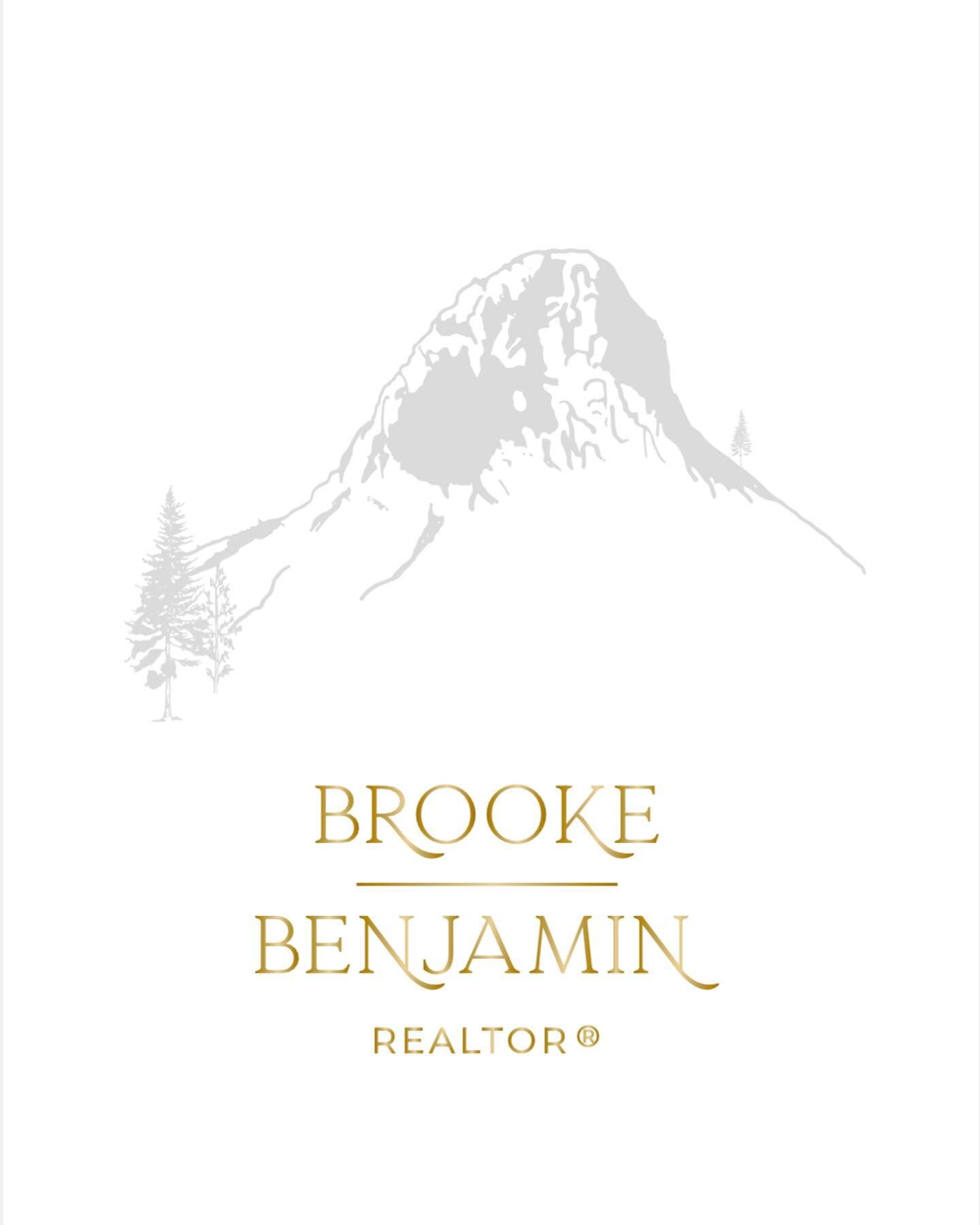 1, 2, or 3?!? 
I couldn&rsquo;t decide so I went with all three @brookebenjaminrealtor ✨