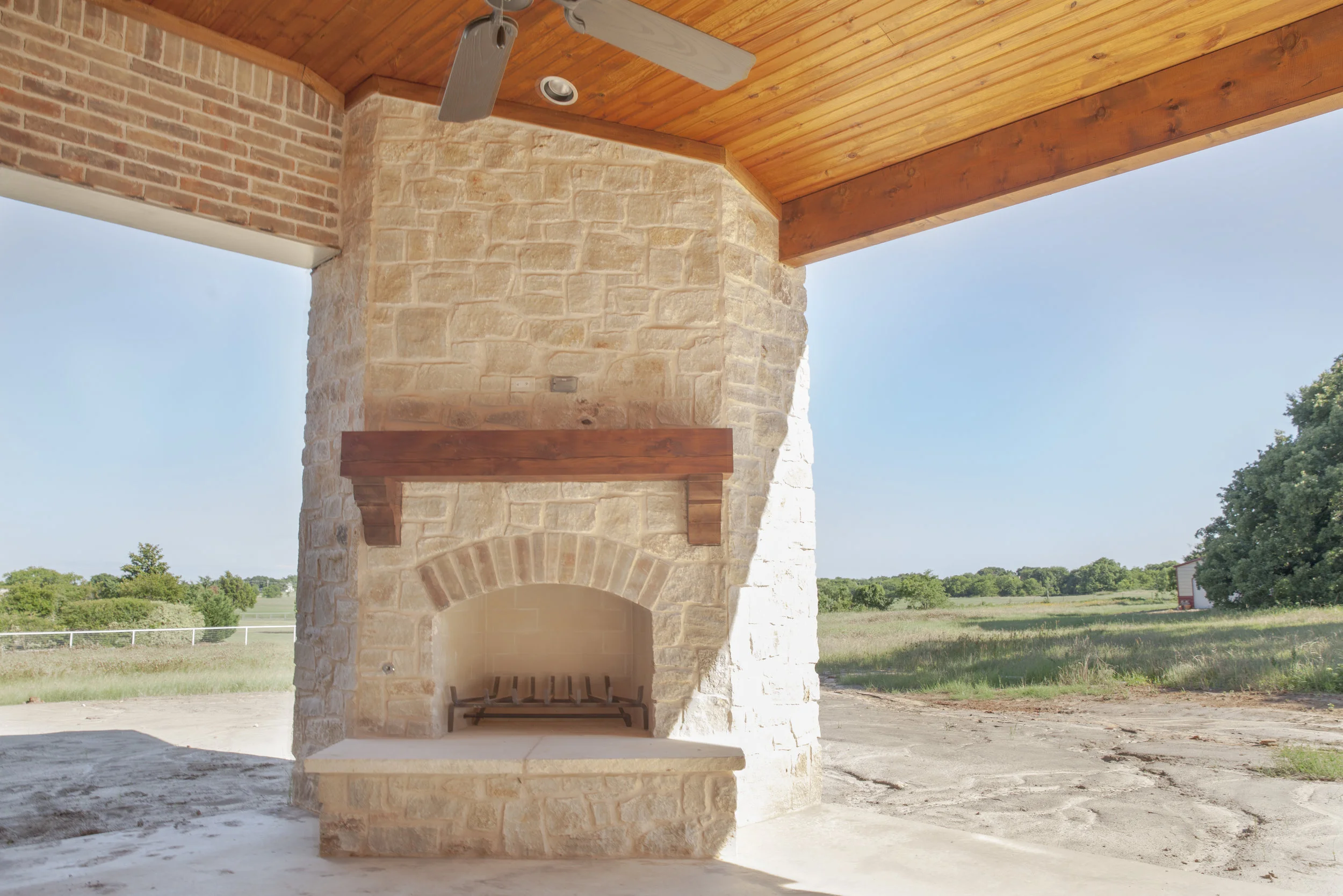 OUTDOOR FIREPLACE.jpg