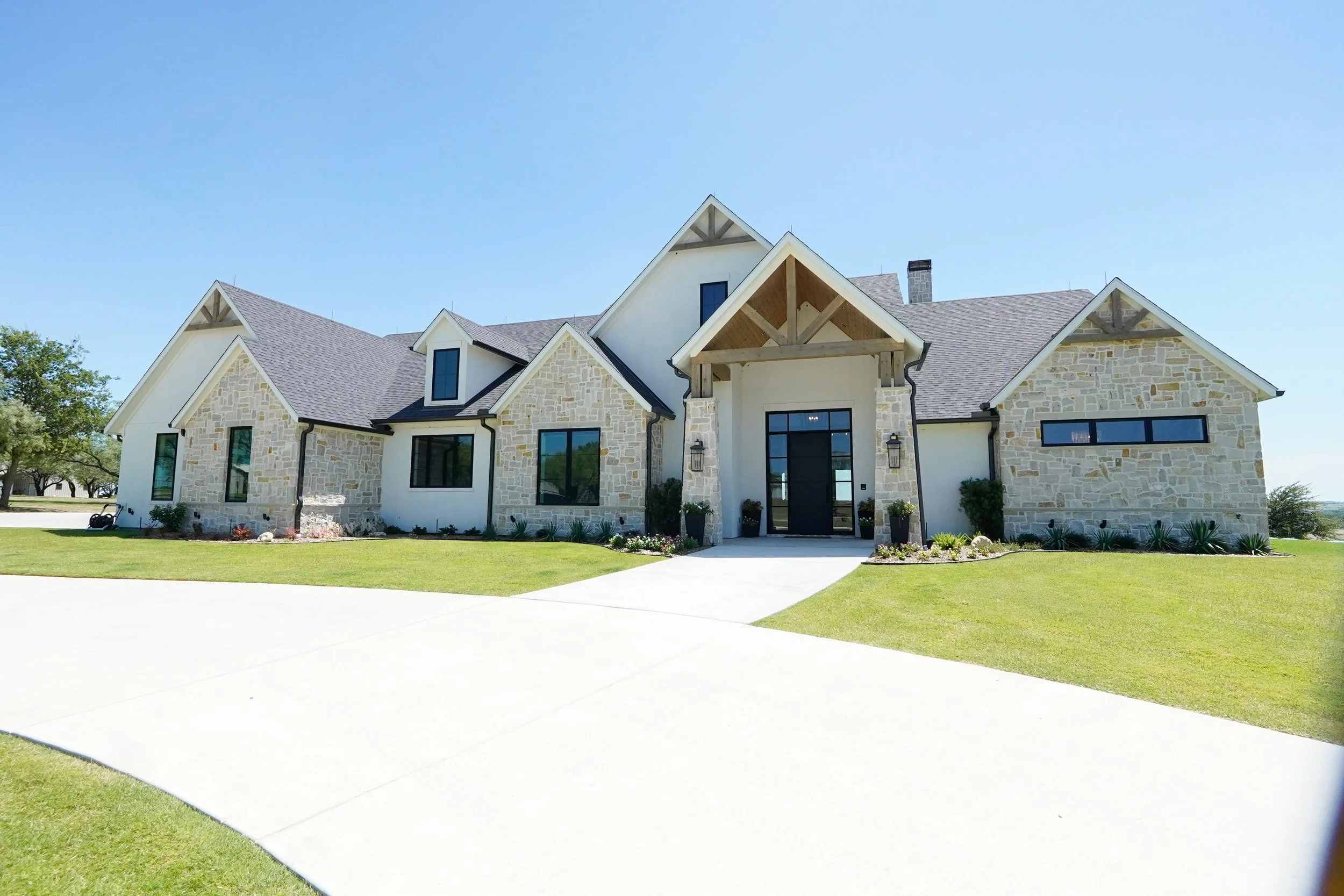 Exterior - Right View.jpg