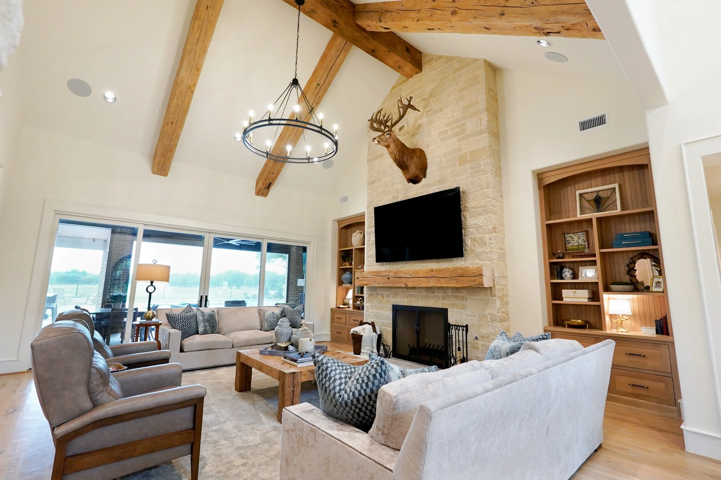 Living Room (2).jpg