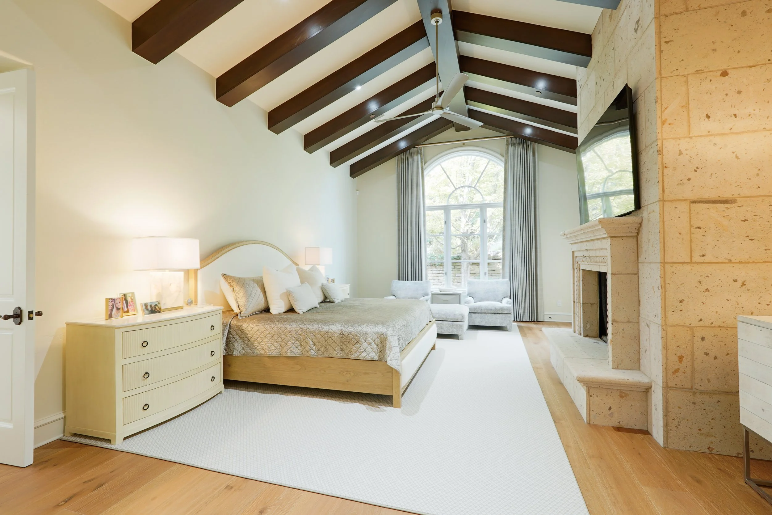 Master Bedroom (2).jpg