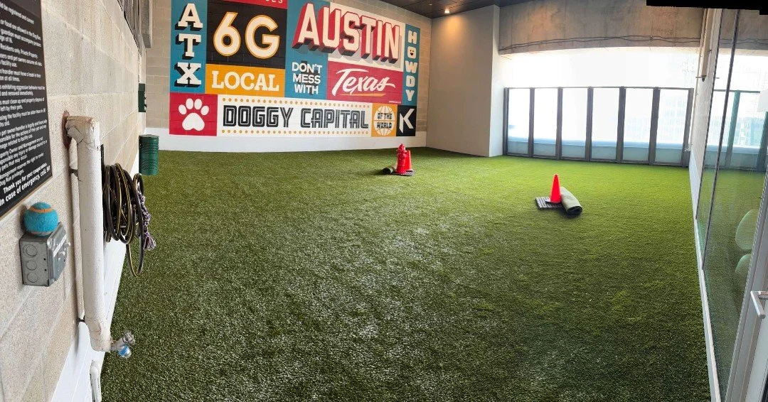 High-rise living isn&rsquo;t just for humans.
We just rolled out a fresh K9Grass space at 600 Guadalupe so city pets can enjoy their own green getaway&mdash;without ever leaving the building. 🐾🌆