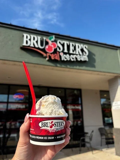 Warmer days are on the way&hellip; we&rsquo;re just getting a head start 🍦☀️
A cup now, sunshine later.
.
.
.
📍 952 US-64, Apex, NC 27523
📍 8200 Renaissance Pkwy #1002, Durham, NC 27713
@brustersapex @brustersdurham