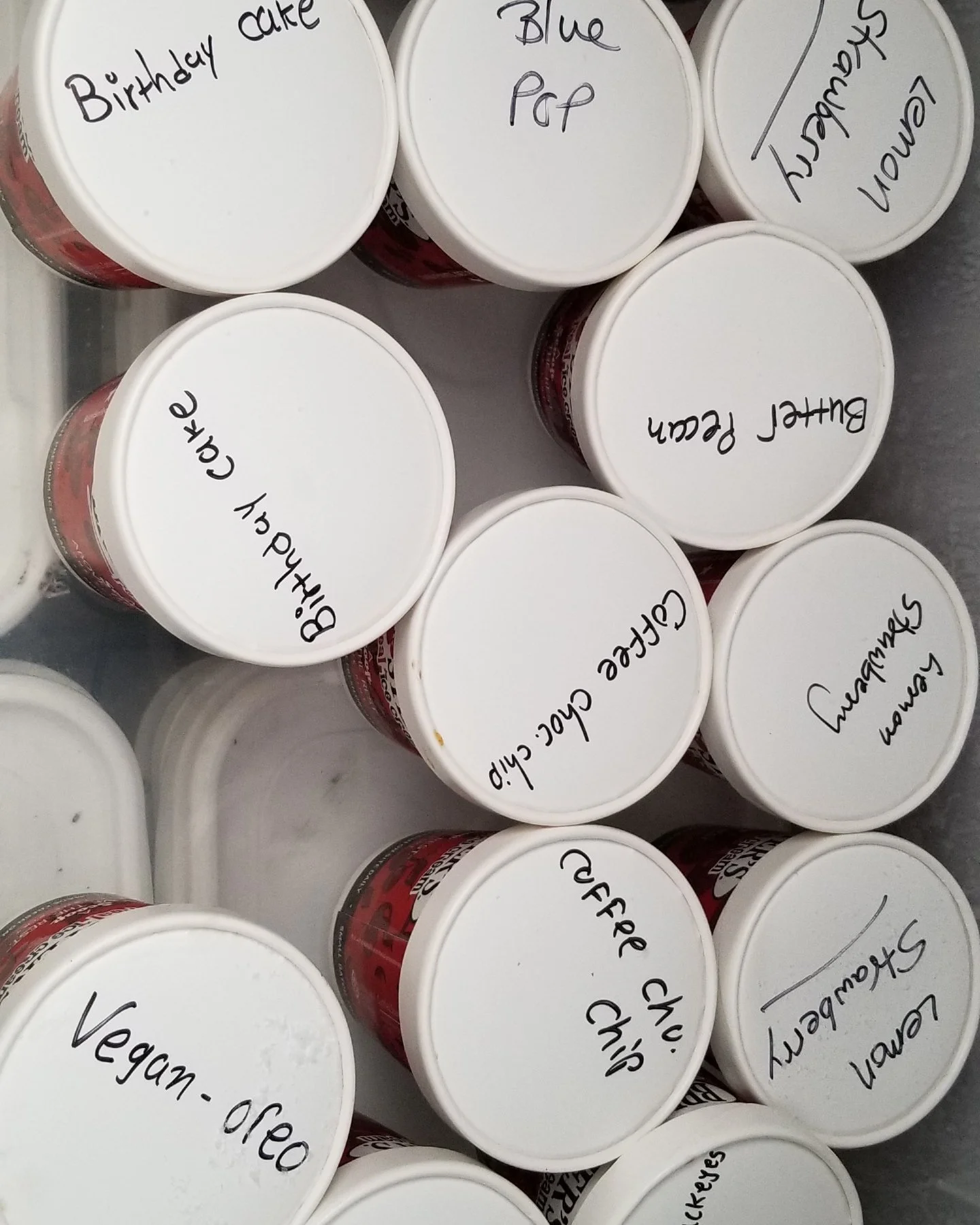 Pints ready for whatever the week throws at you 🍦Stock up now, thank yourself later.
.
.
.
📍 952 US-64, Apex, NC 27523
📍 8200 Renaissance Pkwy #1002, Durham, NC 27713
@brustersapex @brustersdurham