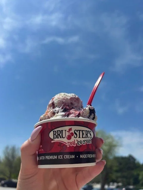 Blue skies and ice cream just make sense ☀️🍦Feels like a good day for a scoop.
.
.
.
📍 952 US-64, Apex, NC 27523
📍 8200 Renaissance Pkwy #1002, Durham, NC 27713
