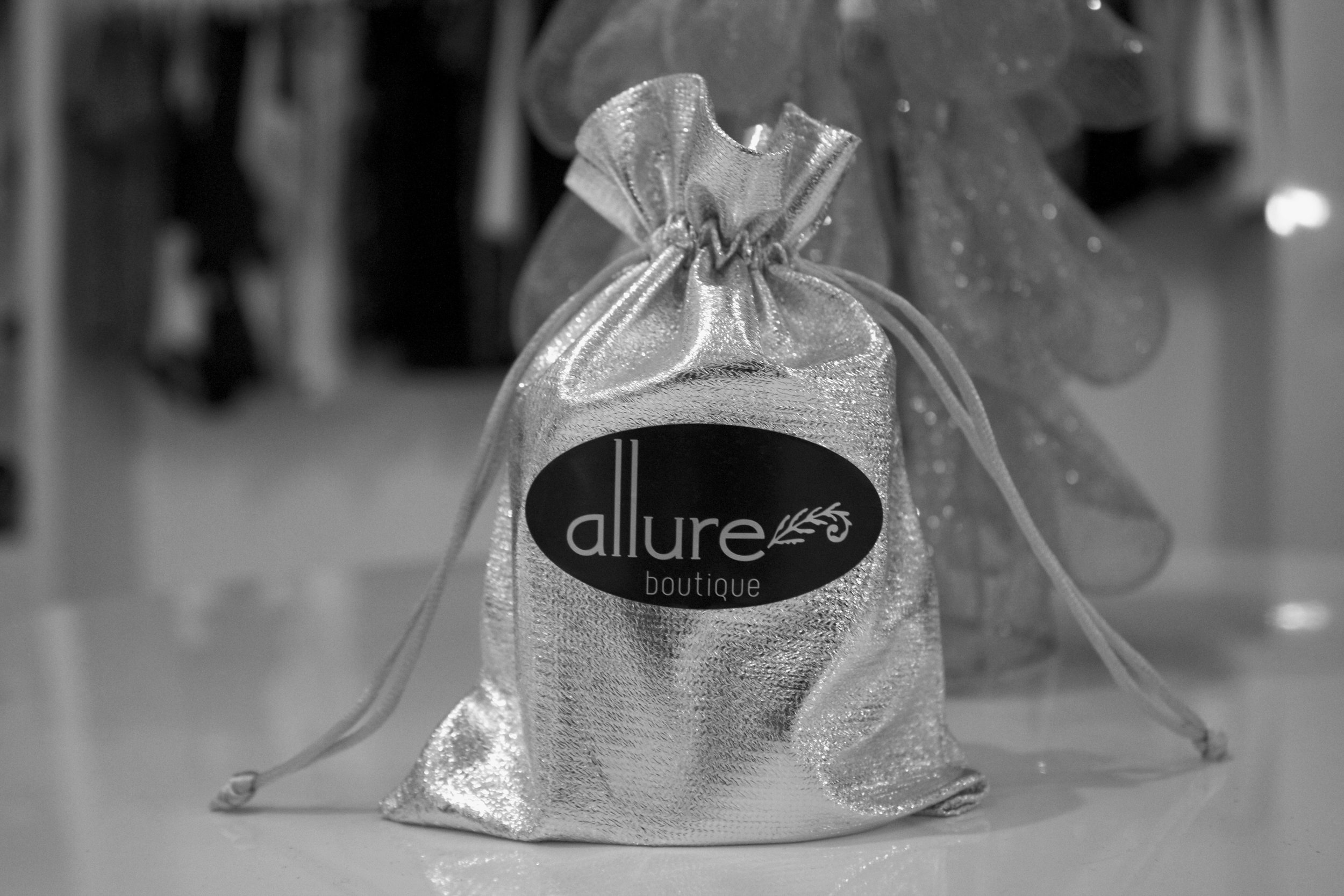 allurebags-b&w.jpg