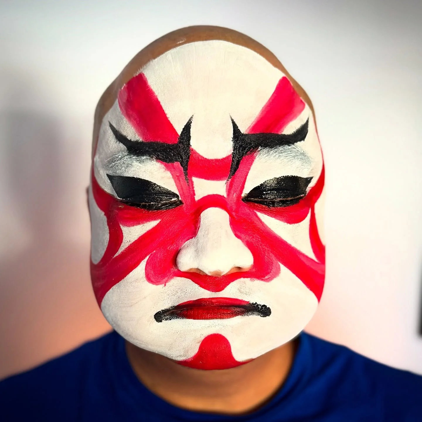 I was deep in my camera roll looking for a cute reindeer but I found this instead 😆