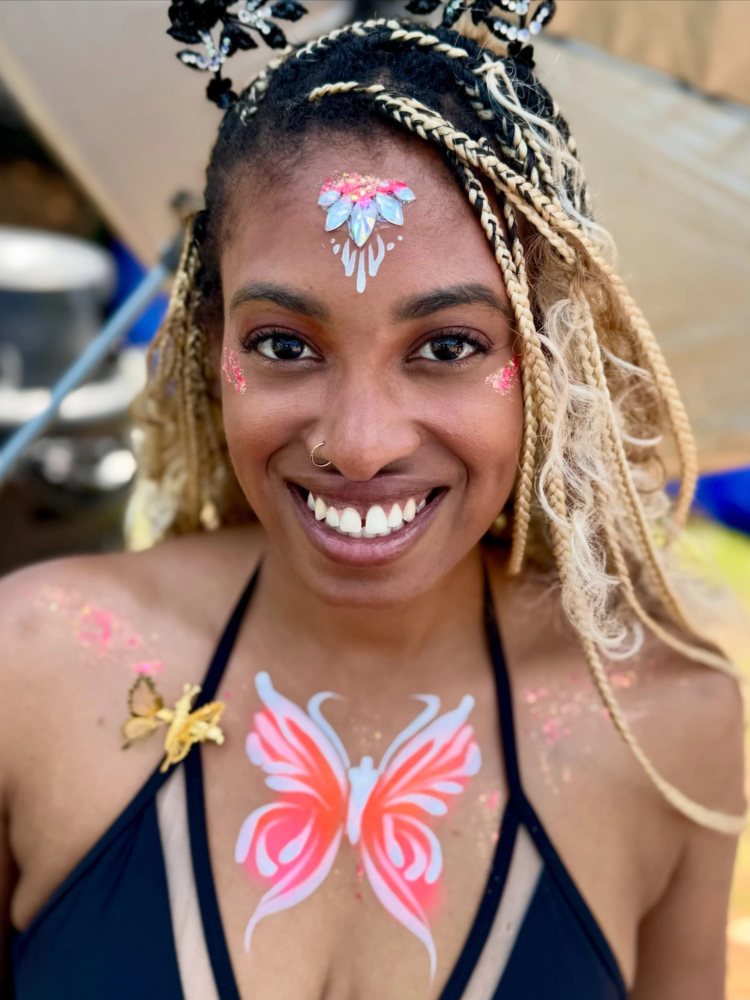 @longdrink @movementdetroit Day 3 photo dump! ✨ lots of glitter, and lots of colorful freestyle designs!