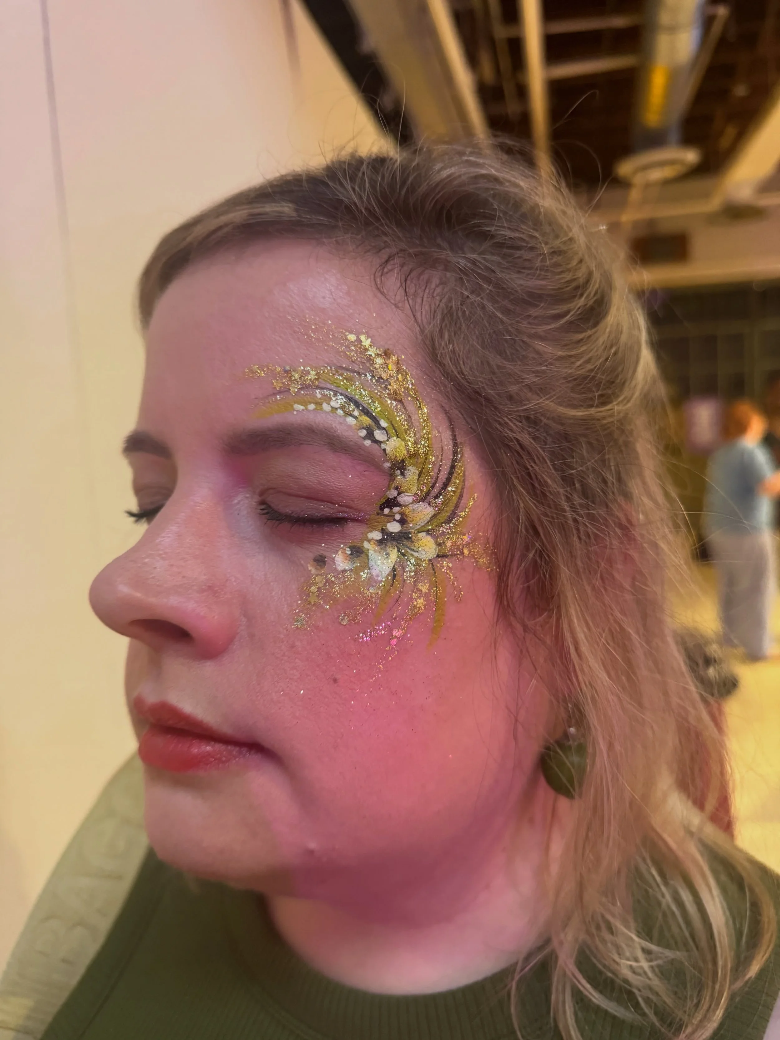 A few beautiful glittery fairy eye looks from @rachaelrenae &lsquo;s book launch party! 👏👏👏 

Each person really exercised their individuality. It was so fun to be a part of helping these adults let loose and #prioritizeplay 

CONGRATS and thank y