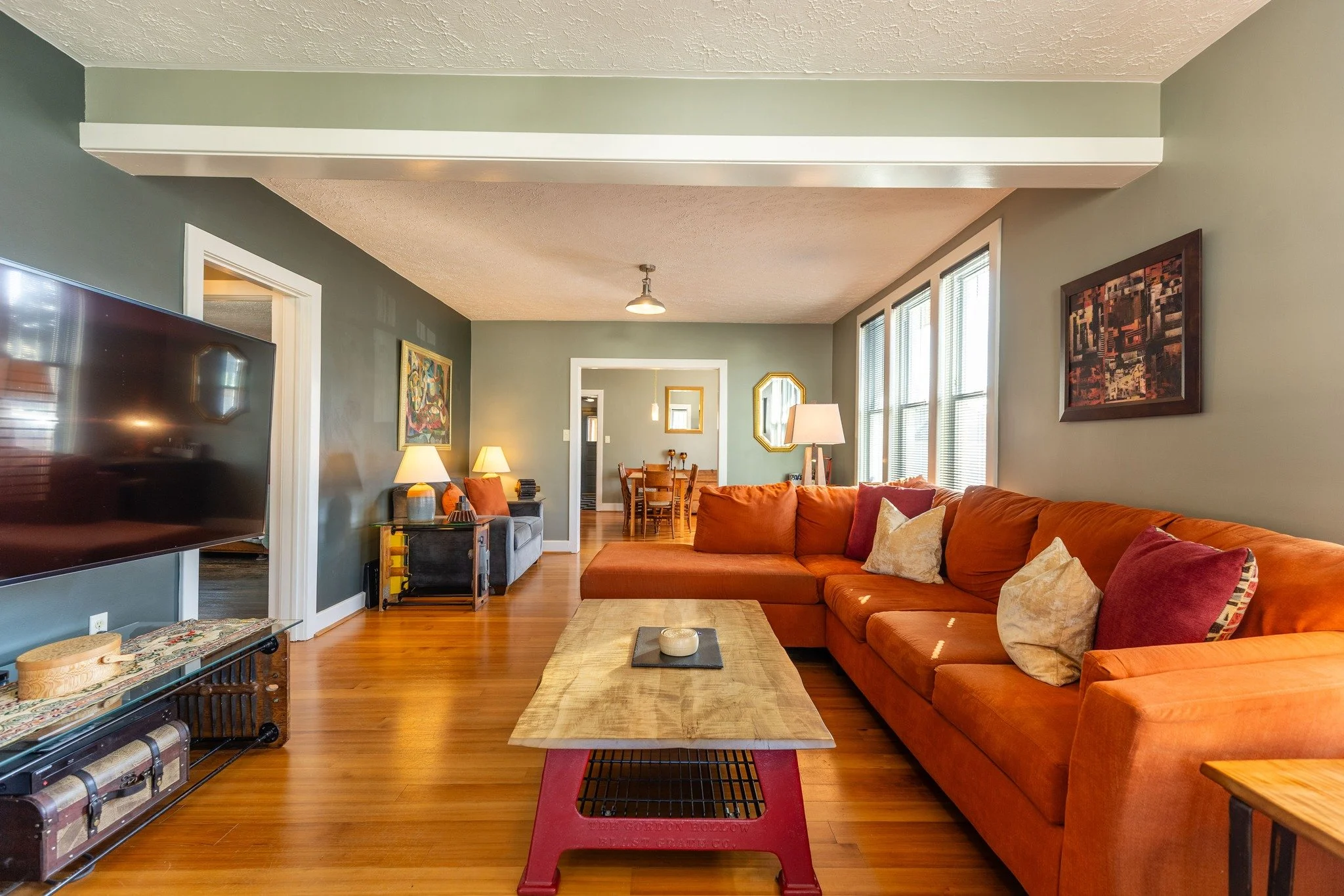 Every real estate photographer loves it when the photos look like they came straight out of a magazine! This property will be hitting the market very soon in the Chambersburg area! 

If you are looking to increase your listings year over year give us