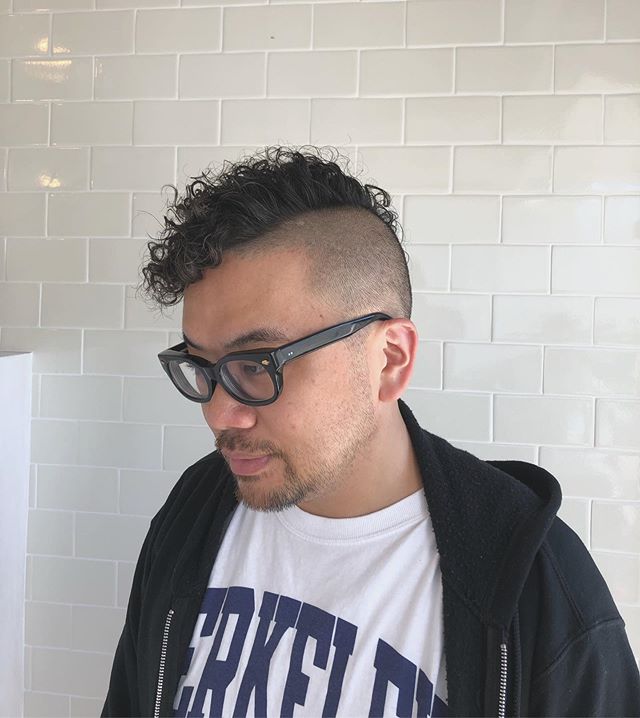 Haircut &amp; perm by Hiro
.
.
#くるくるパーマ #menshair #sanfranciscohairstylist #outerrichmond #asianhairstyle #undercut #spiralperm