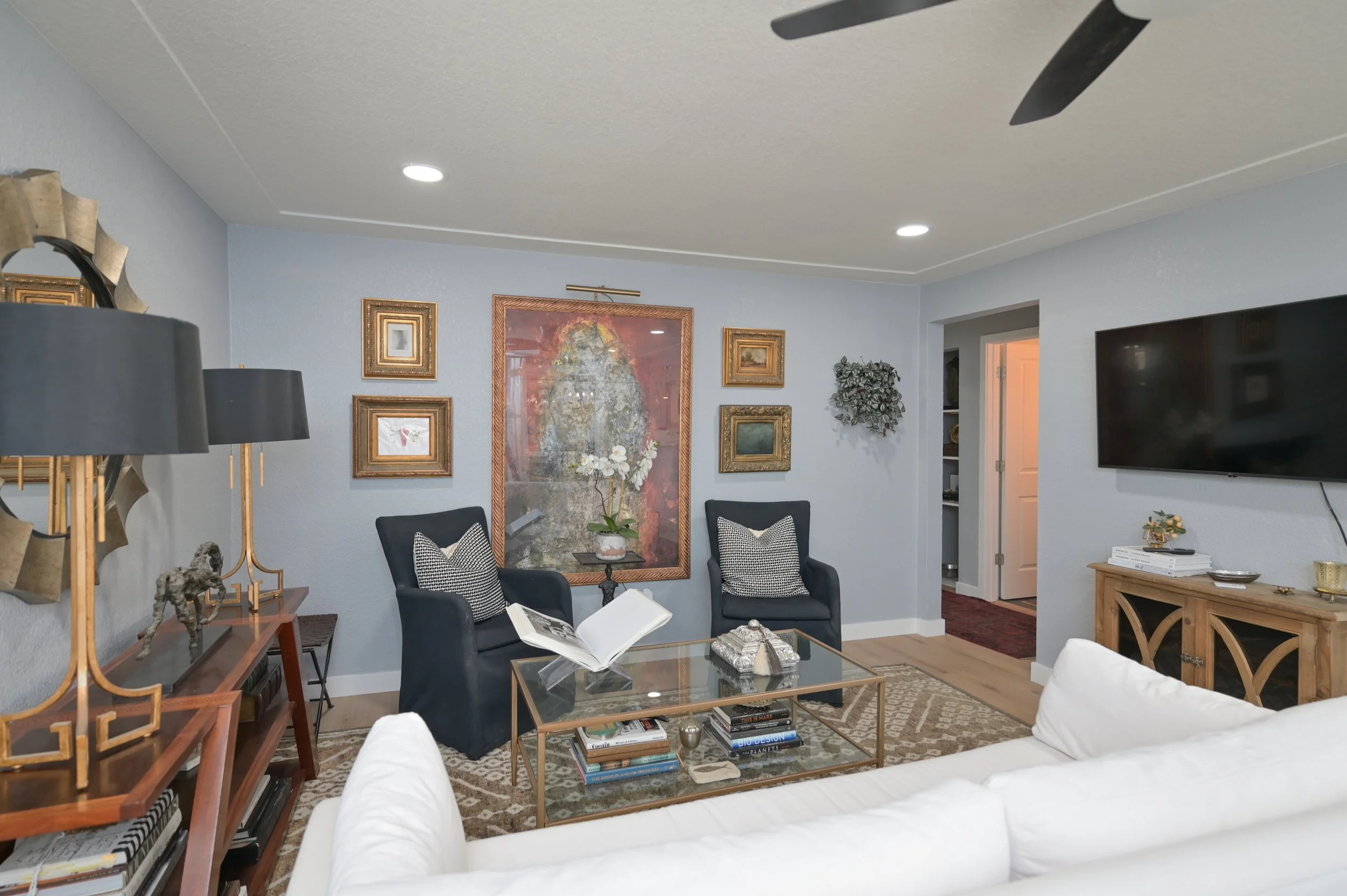 1213AkronSreet_Living-1.JPG