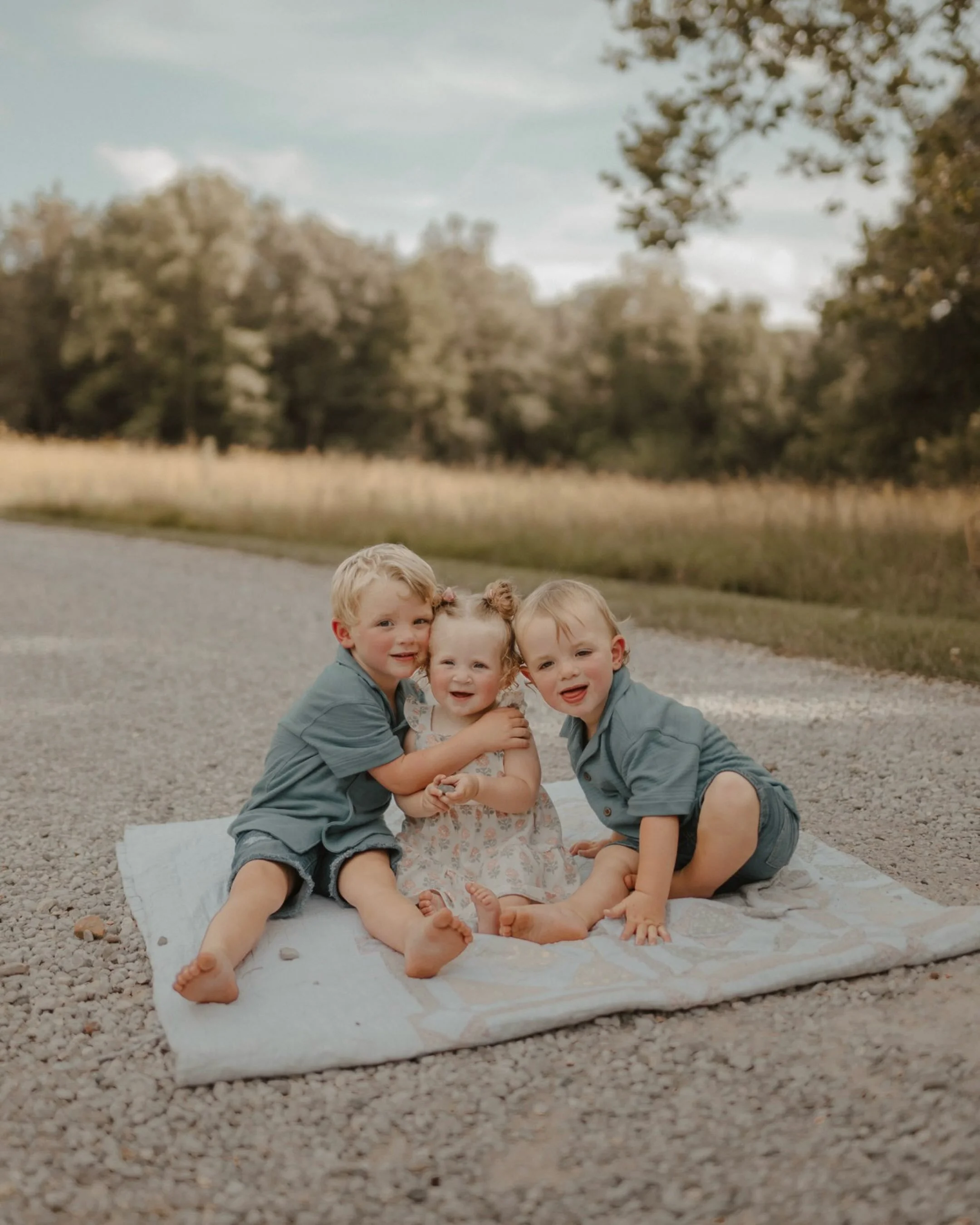 Noah, Ozzy, and Eliza were my first shoot of summer minis Monday evening. Two out of the three were into them from the get go and the other one was bribed with a sucker. 💪🏼🍭🎉
.
.
Hey whatever works! Look at how cute they turned out. 🥹
