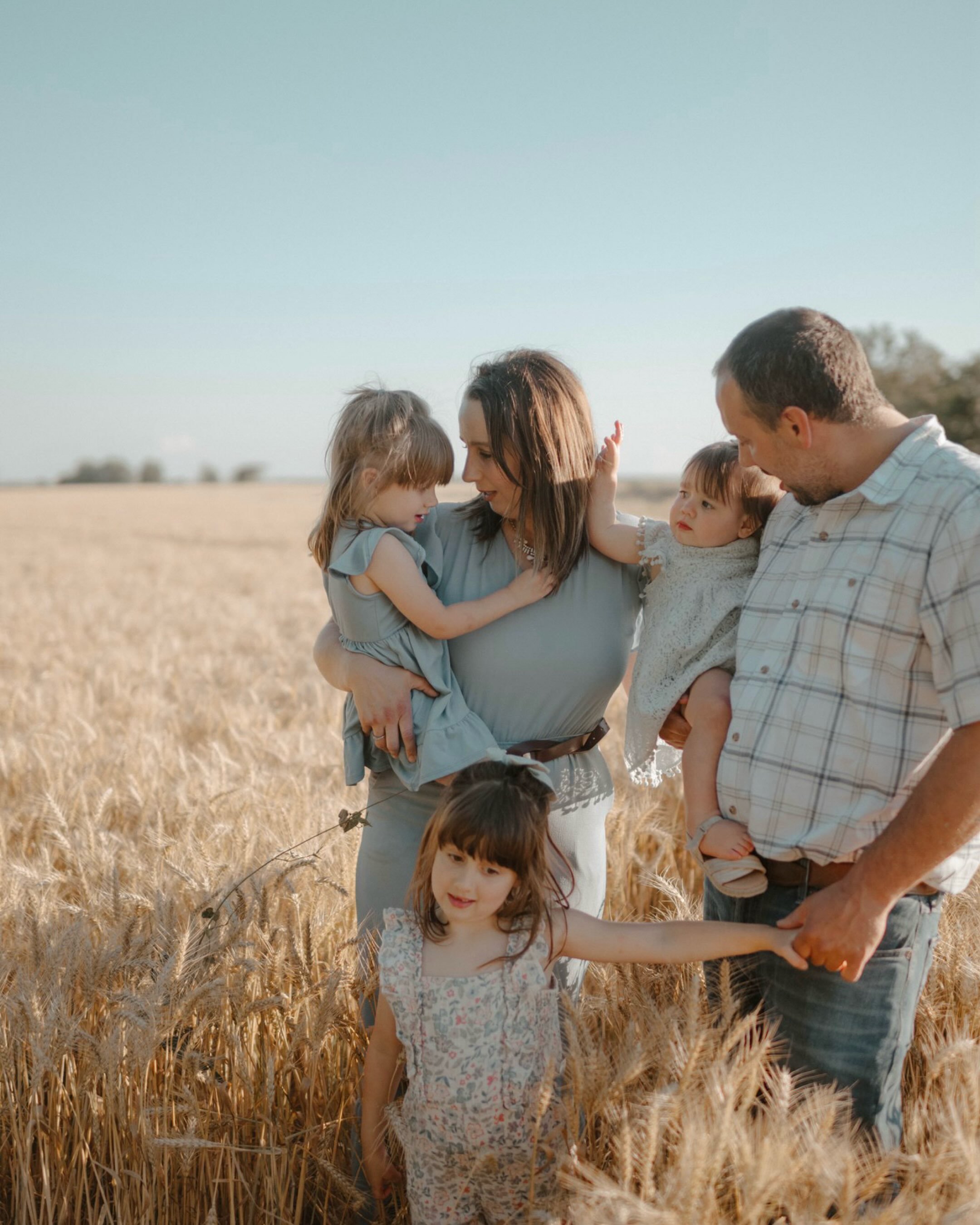 I ventured over to Potomac to take these for the Gernand family at the prime hour for light! 🌅
.
.
I can&rsquo;t get over how big the girlies have gotten. 🥹
.
.
It&rsquo;s also fun to chat with moms who have three kiddos and try to soak up all thei