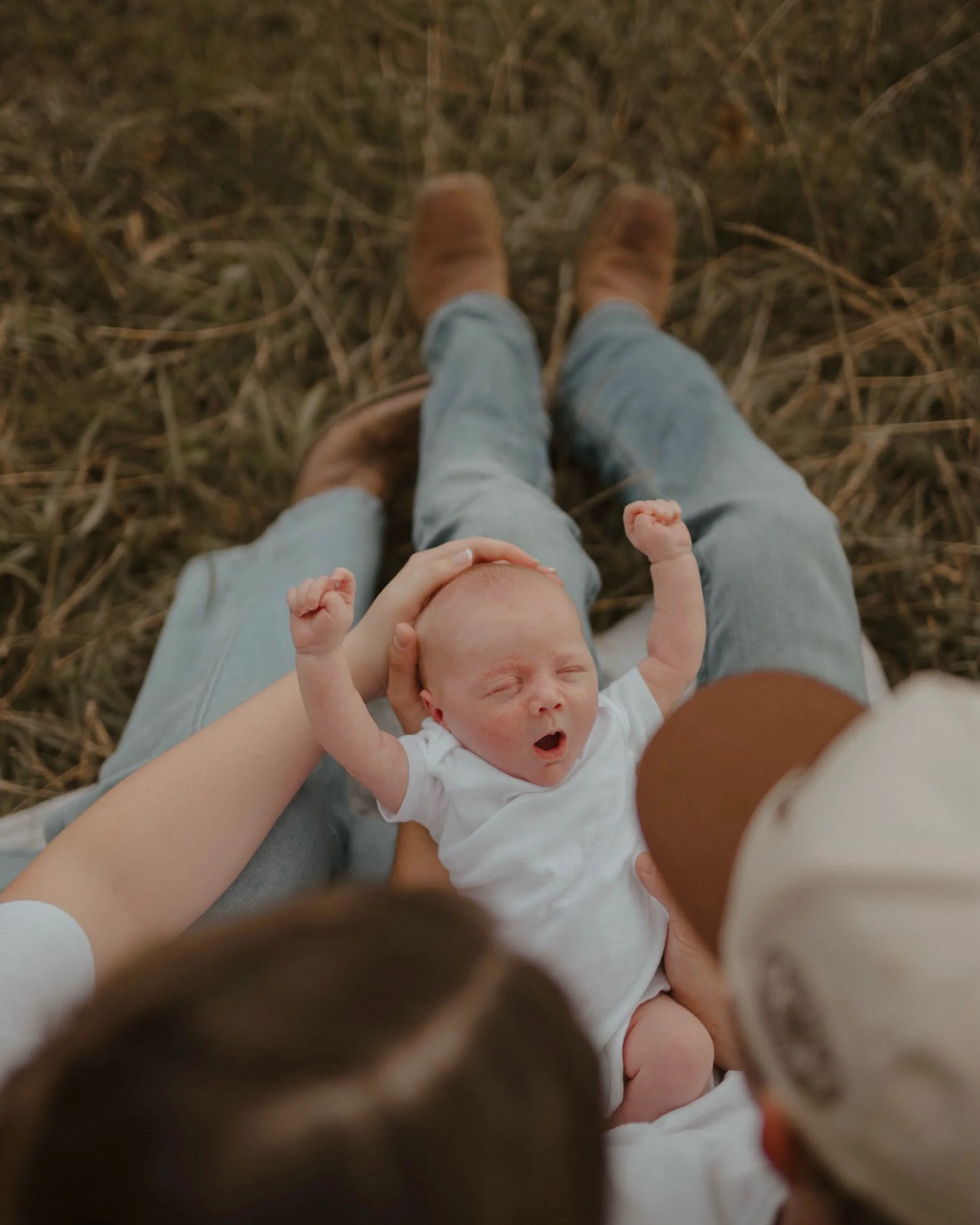 Good morning from this sweet family! ☀️
.
.
It was an absolute pleasure to take their family&rsquo;s first photos. How stinking cute is little Mr. Hayden?! He was the perfect baby at the shoot and I have no doubt he&rsquo;s an absolute joy. These two