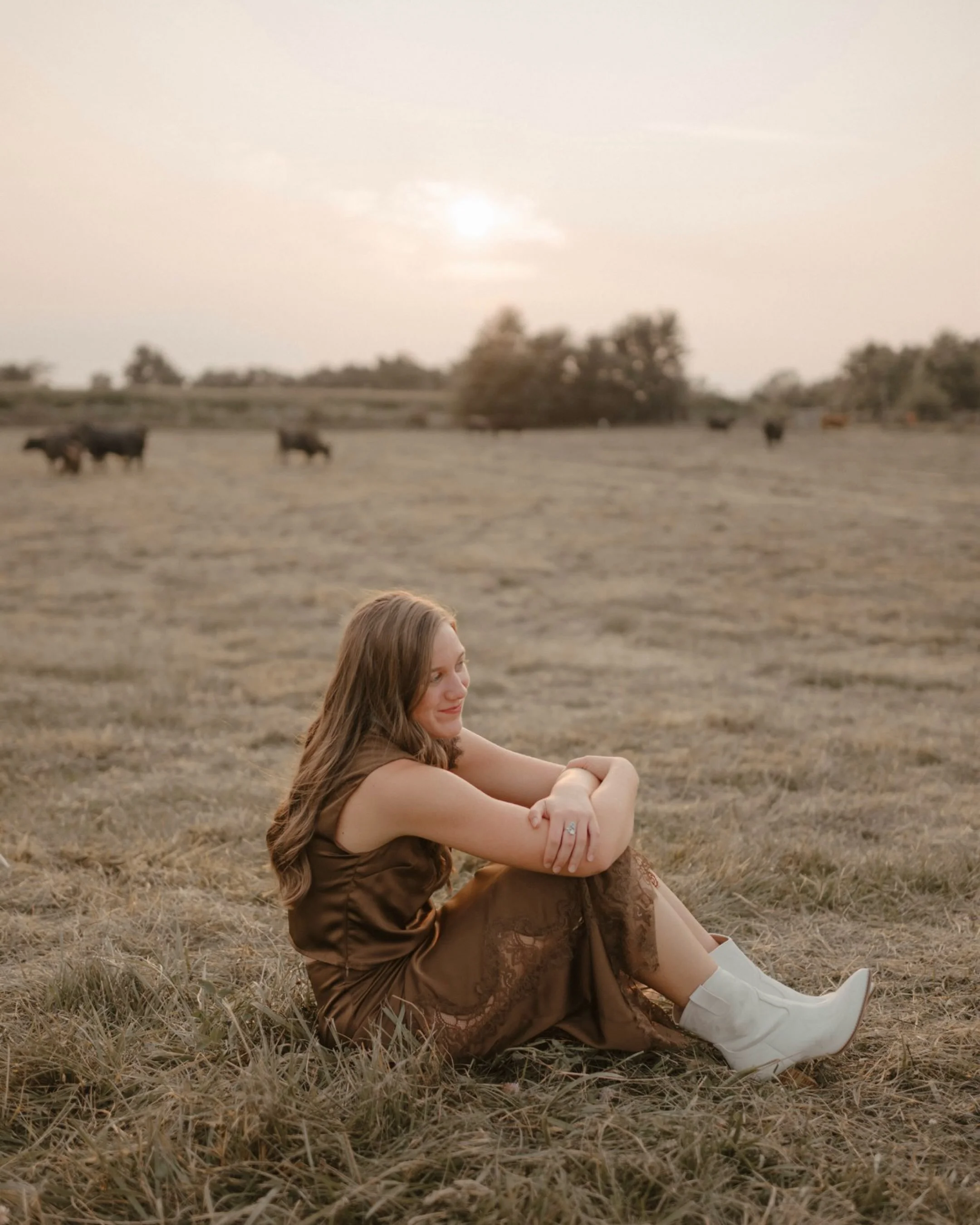 some snippets of a senior sesh from last month // we&rsquo;ve had phenomenal weather for senior shoots this summer. I&rsquo;m thankful! ☀️
.
.
I picked the template with the most slides for photos because dang it&rsquo;s hard to narrow these down! 📷