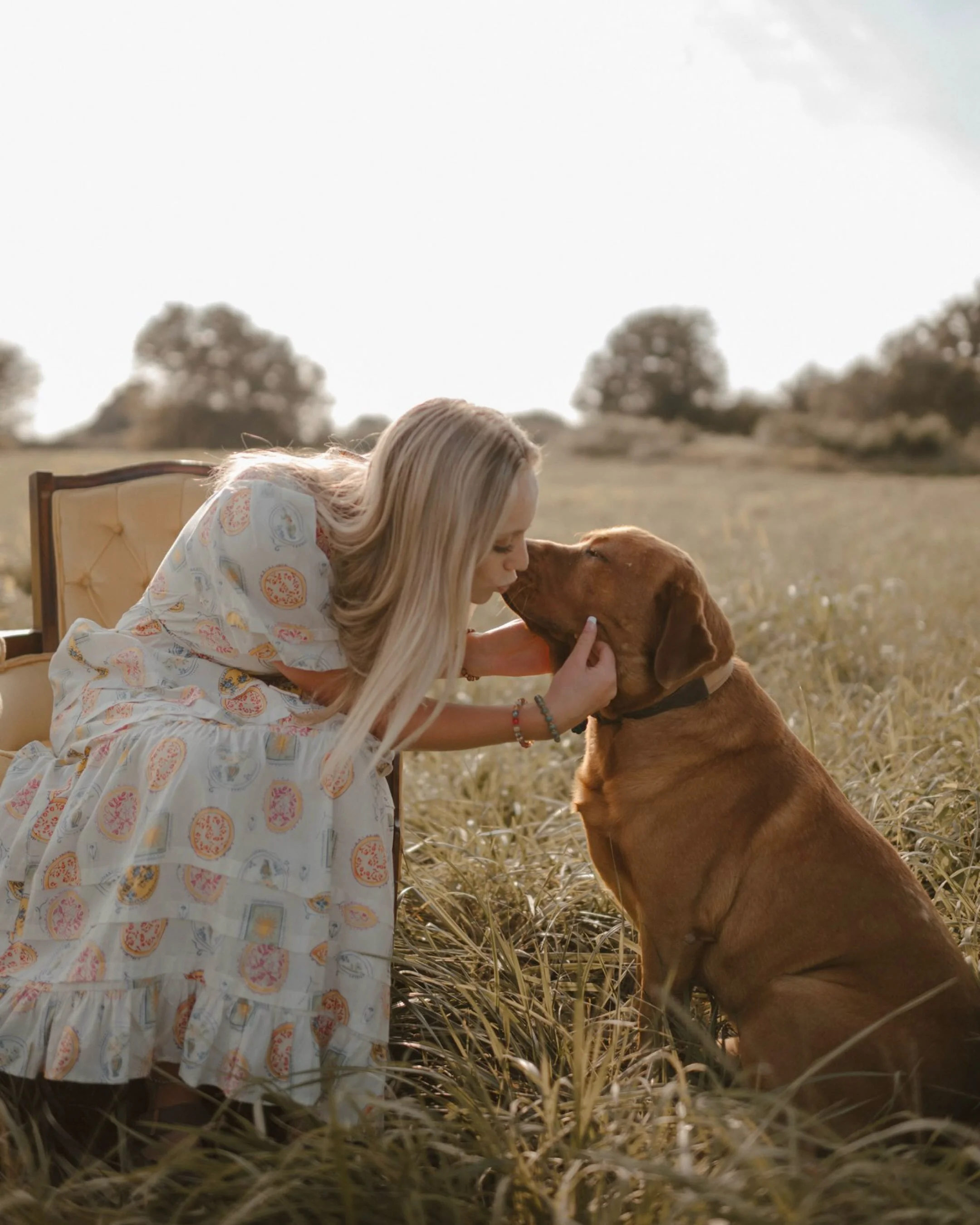 &ldquo;So I have this idea and I want to put flowers in my saxophone.&rdquo; &hellip;me: omg I love it, yes, let&rsquo;s do it. 😍🎷
.
.
Bella had some ideas for her senior pix + originally we were going to take some at the school since sports are a 