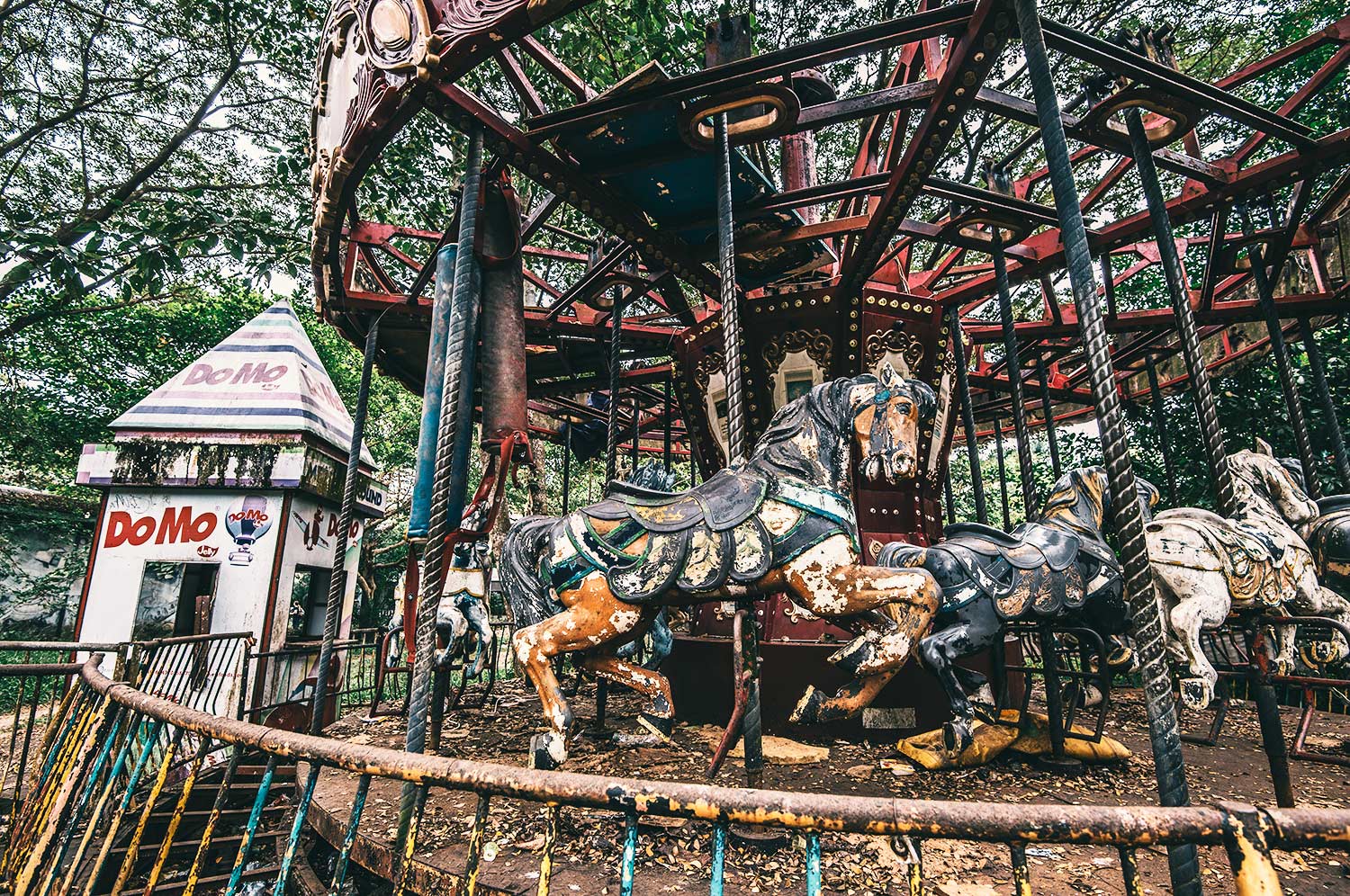 If we’re not going round anymore, are we still merry? Abandoned Merry-Go-Round