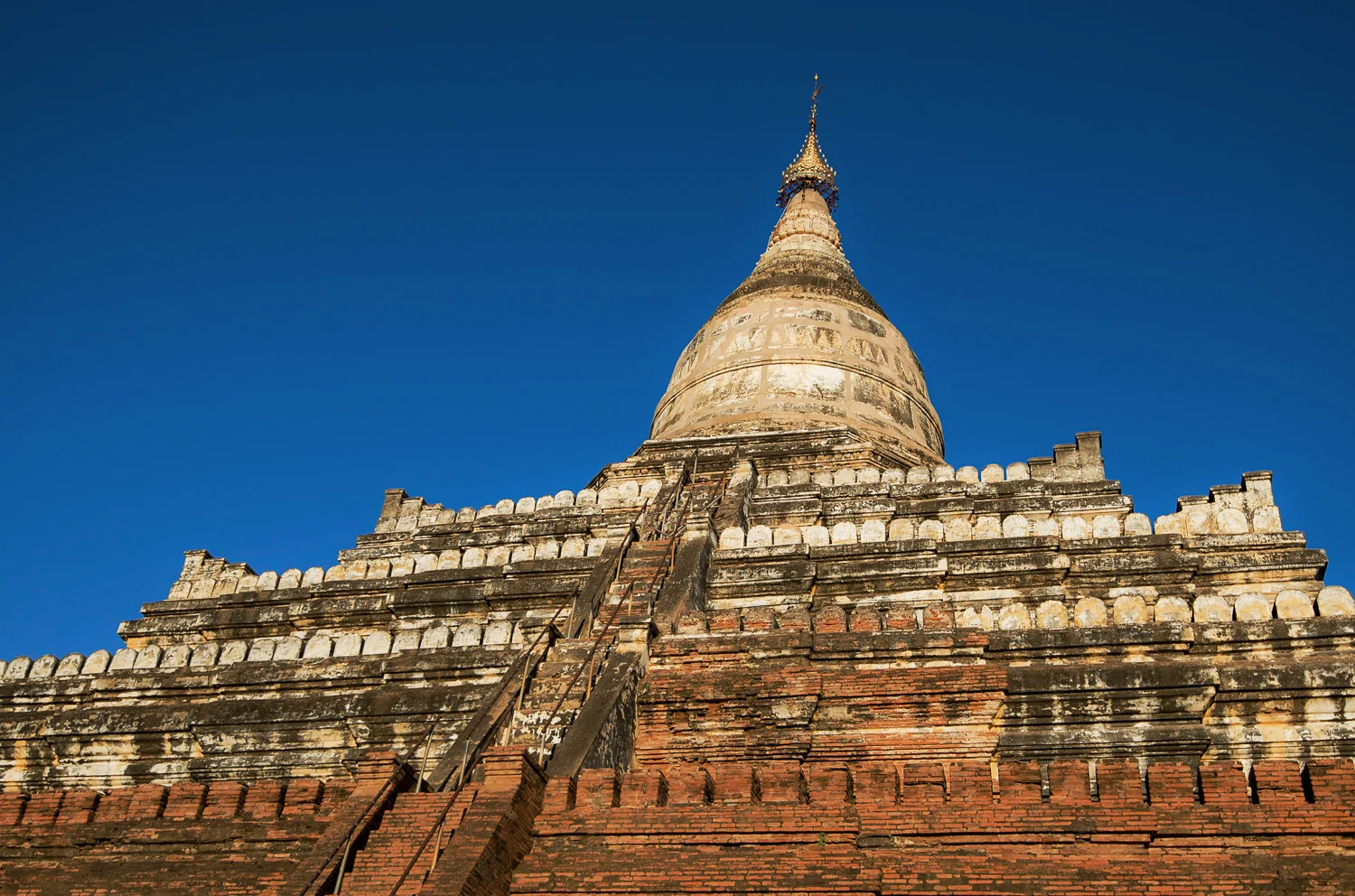 Shwesandaw Pagoda has 5 stepped terraces. It used to be a favourite sunset viewing spot, but no longer.