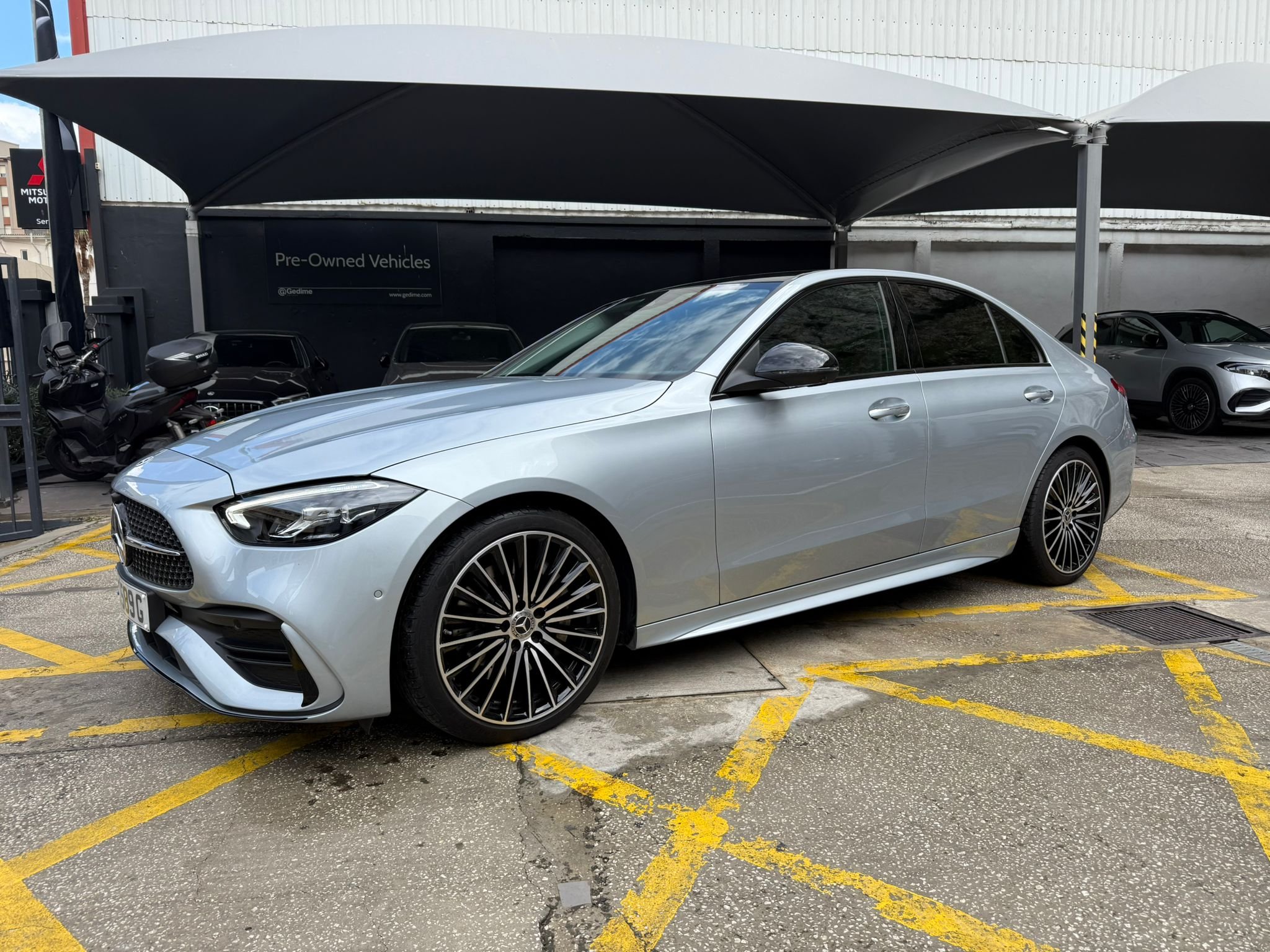 Mercedes Benz - C200