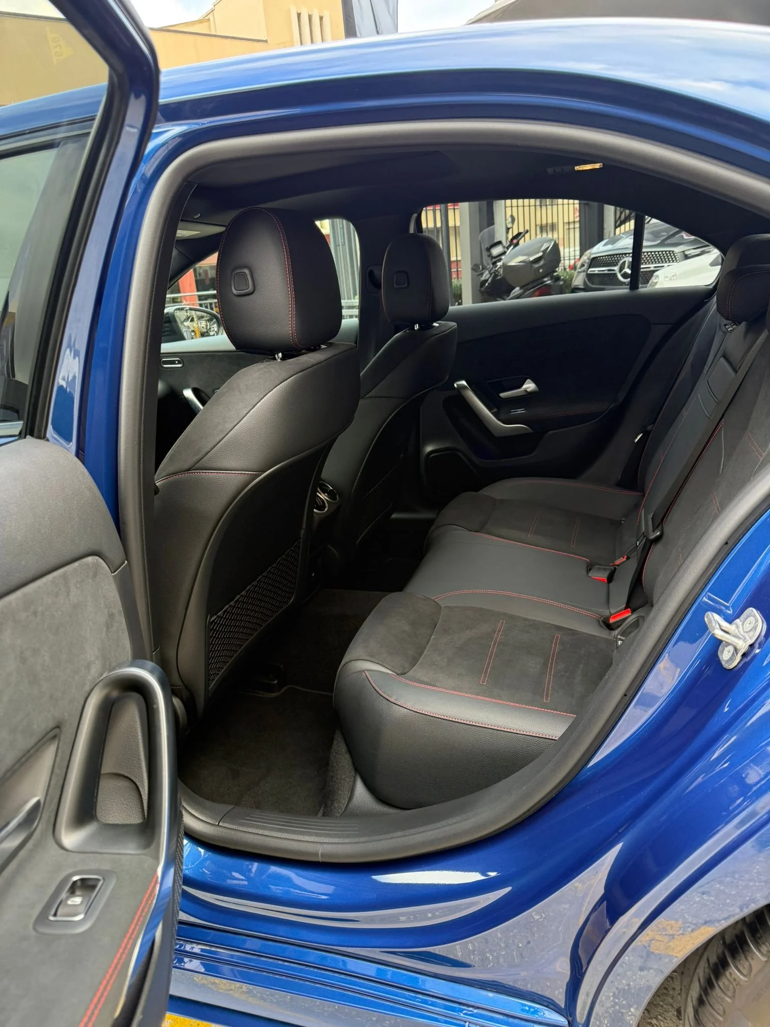 WhatsApp Image 2025-12-04 at 14.04.07 (2).jpeg