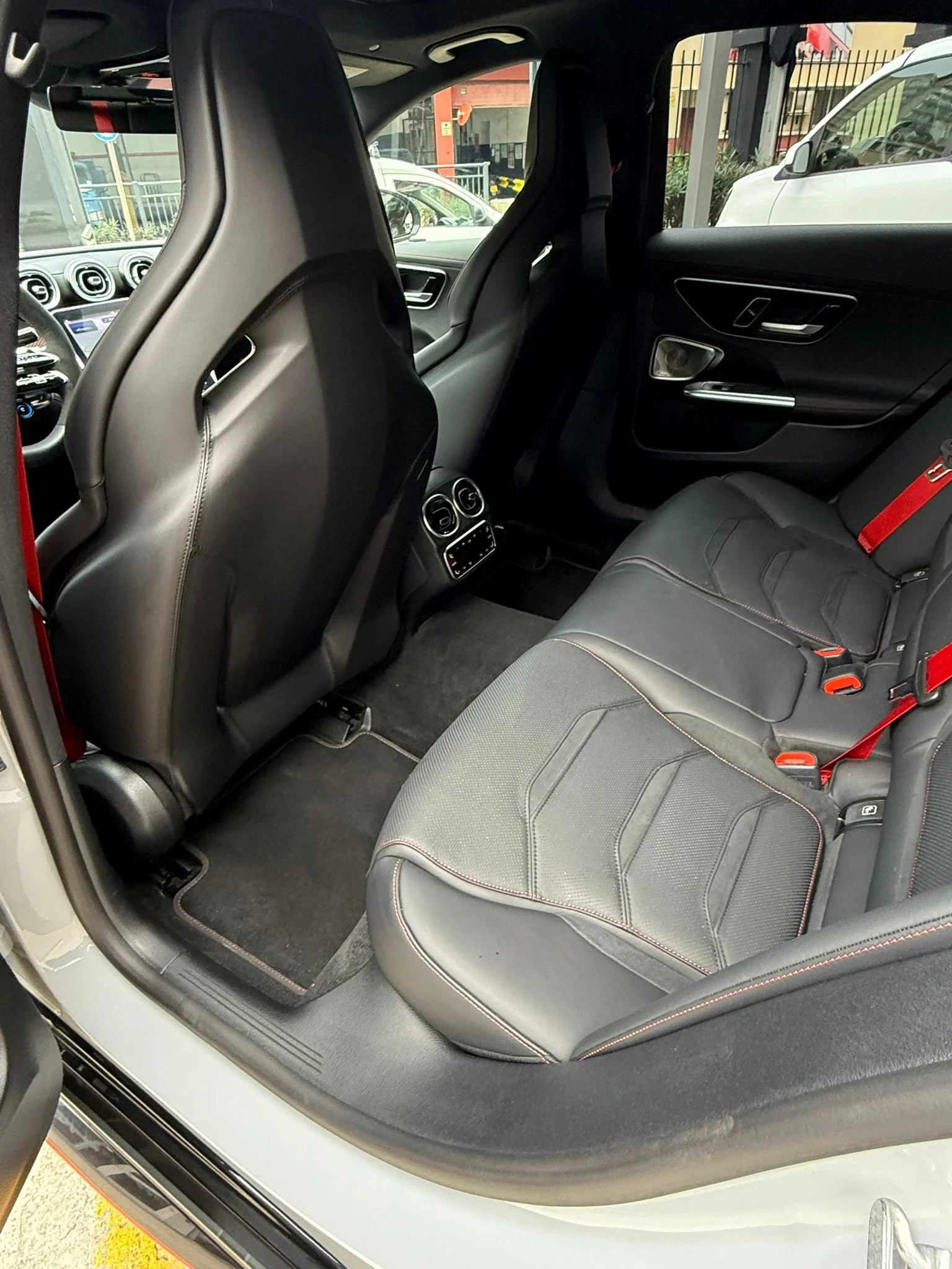 WhatsApp Image 2025-12-10 at 16.01.32.jpeg