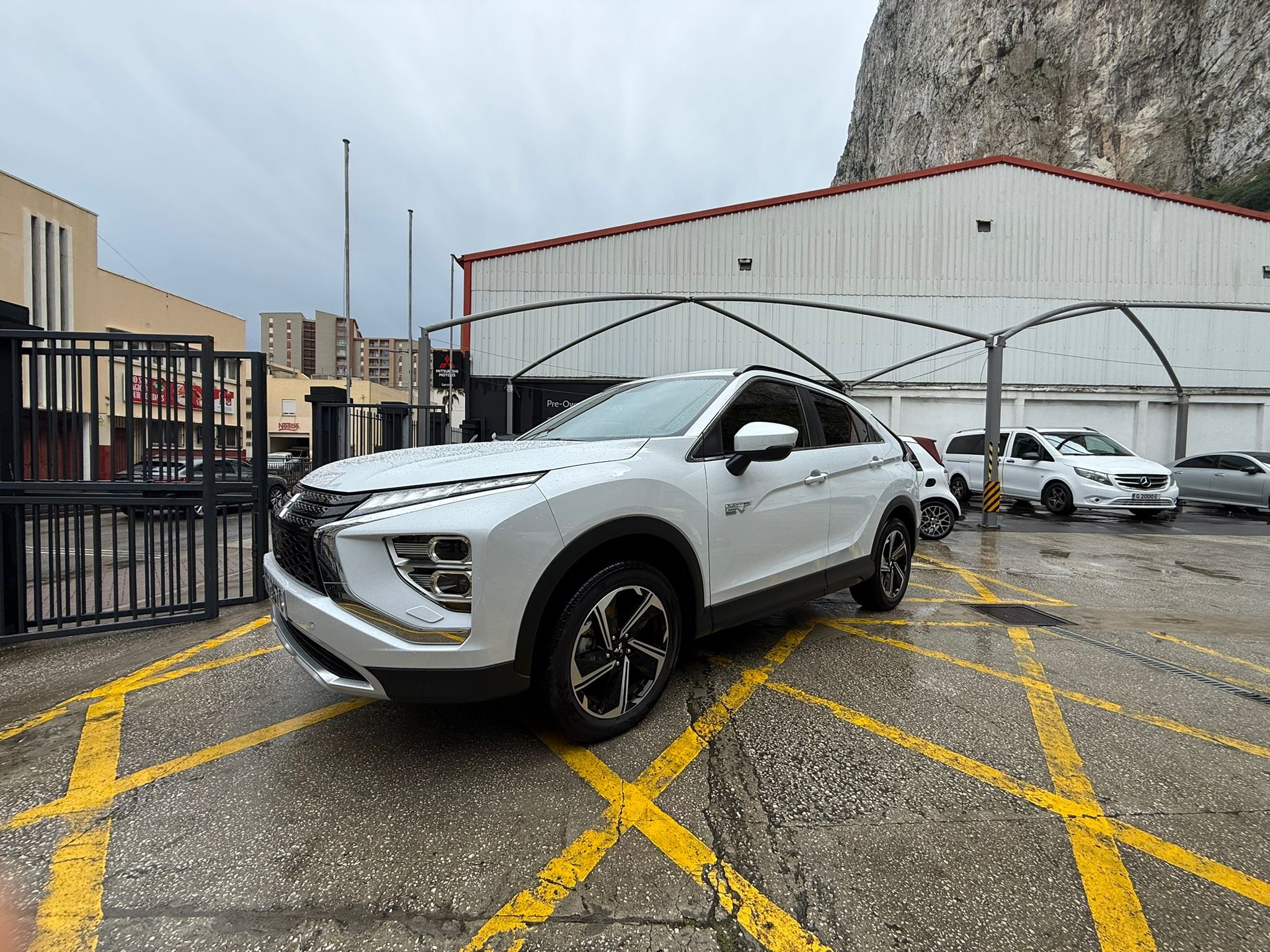 Mitsubishi - Eclipse Cross PHEV 
