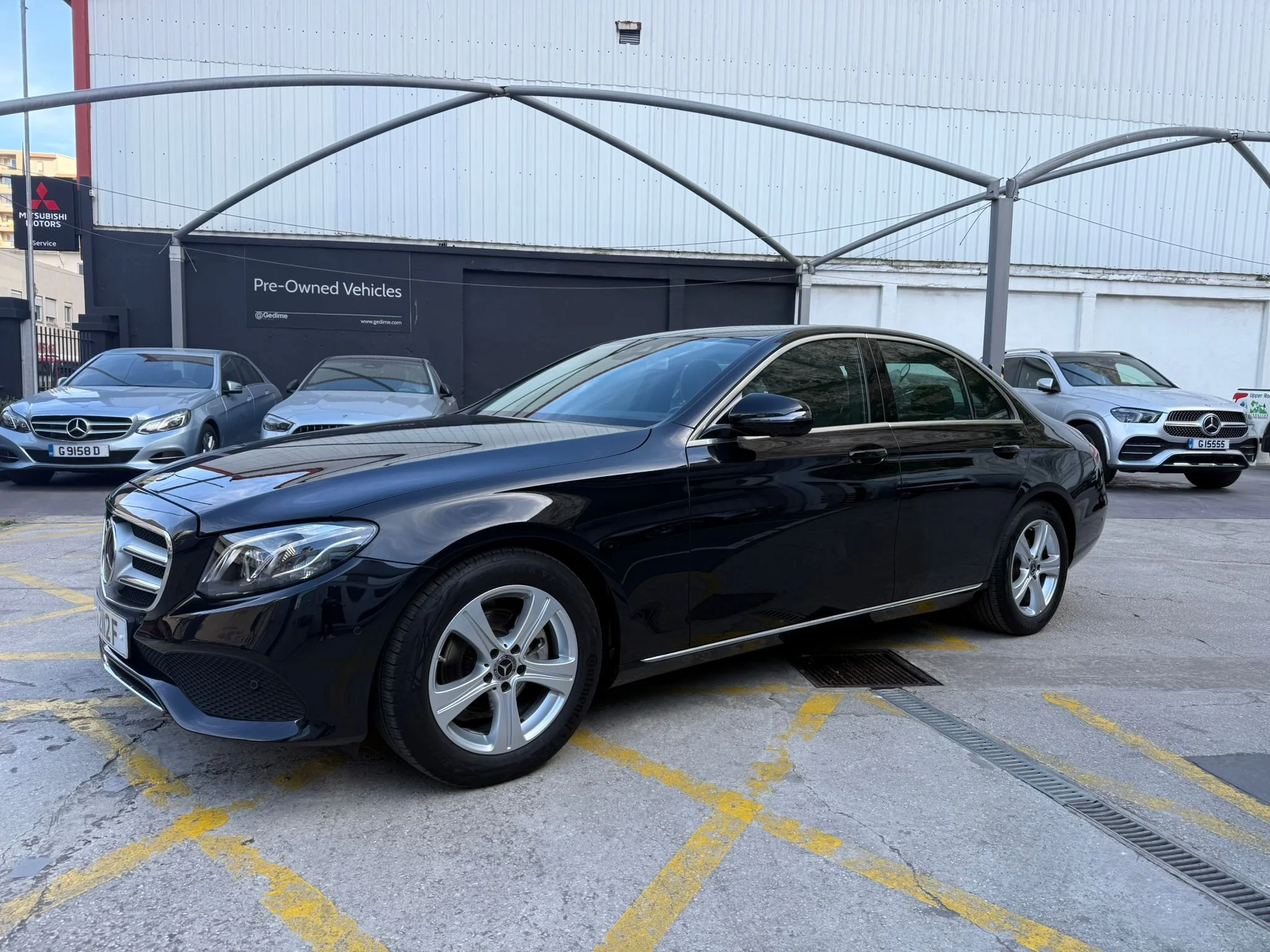 Mercedes-Benz E200  