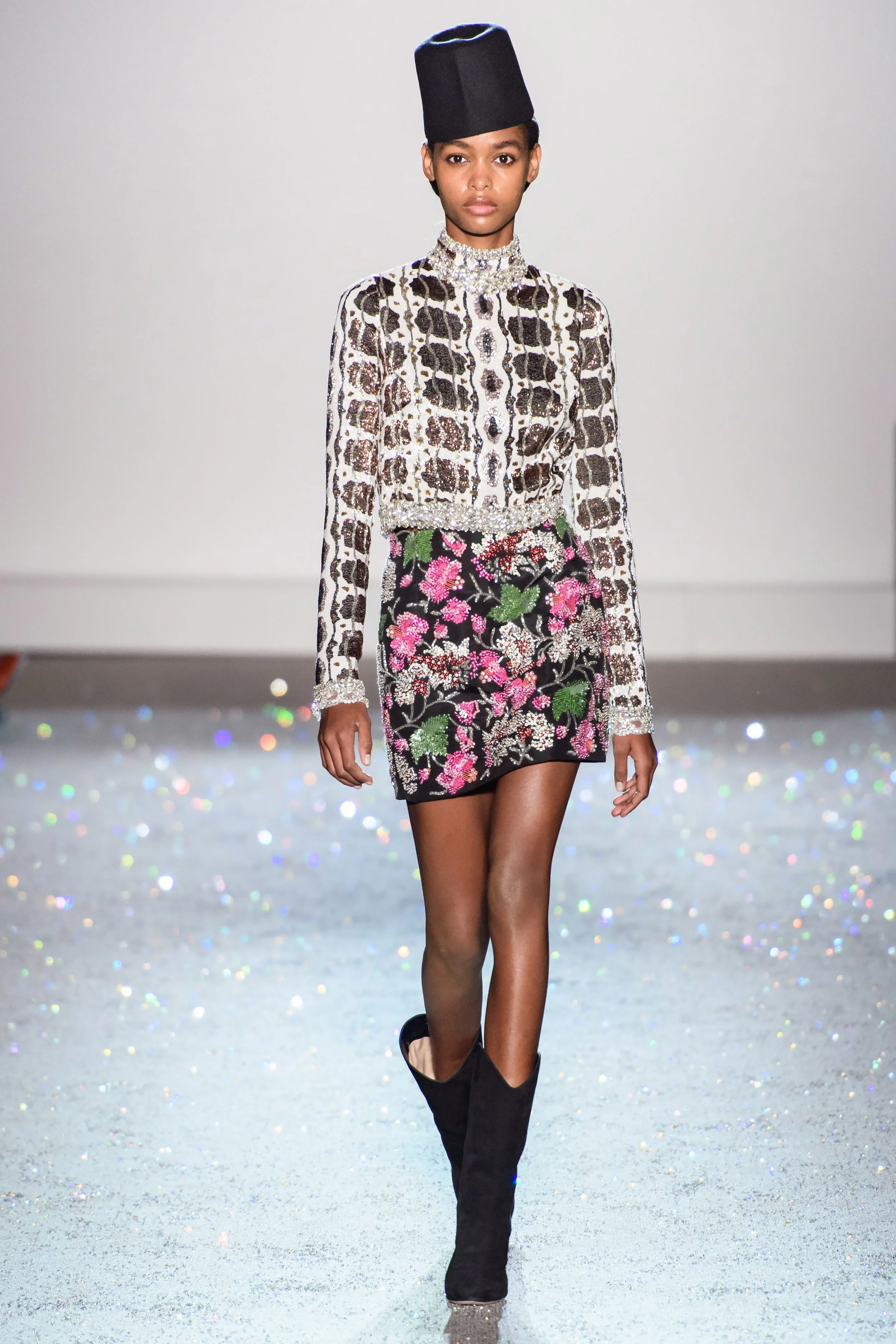 BLÉSNYA MINHER walking for GIAMBATTISTA VALLI Haute Couture Spring 2019