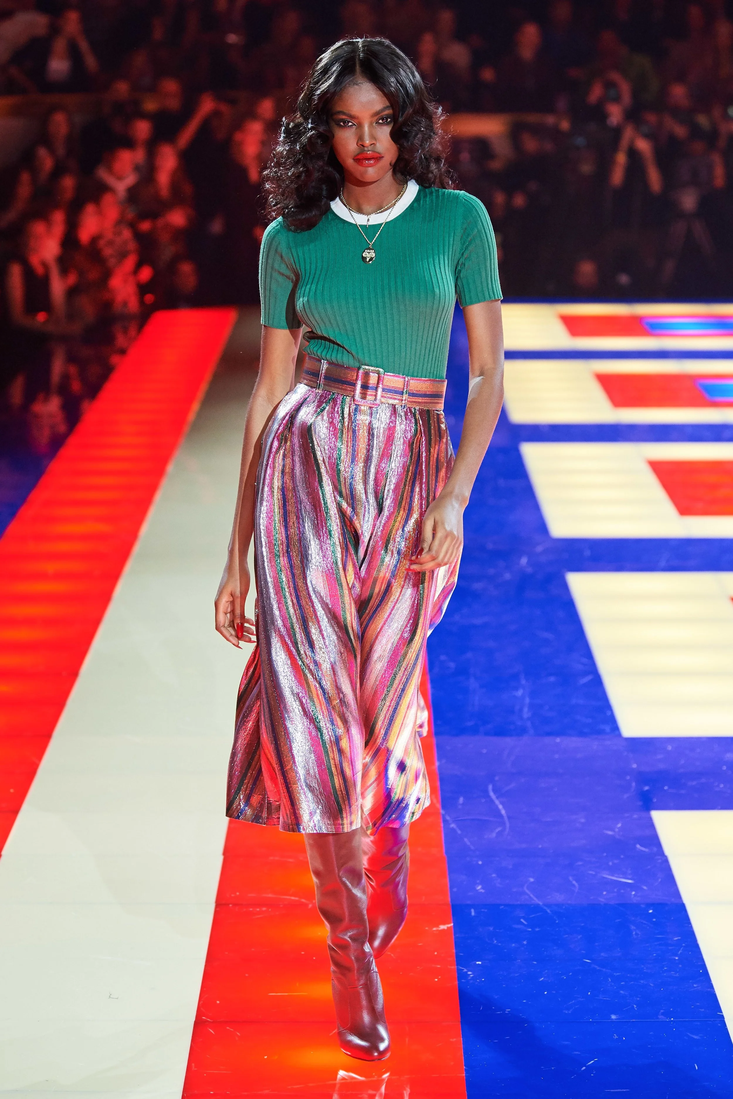 AMILNA ESTEVÃO &amp; BLÉSNYA MINHER walking for TOMMY HILFIGER Fall 2019 PFW