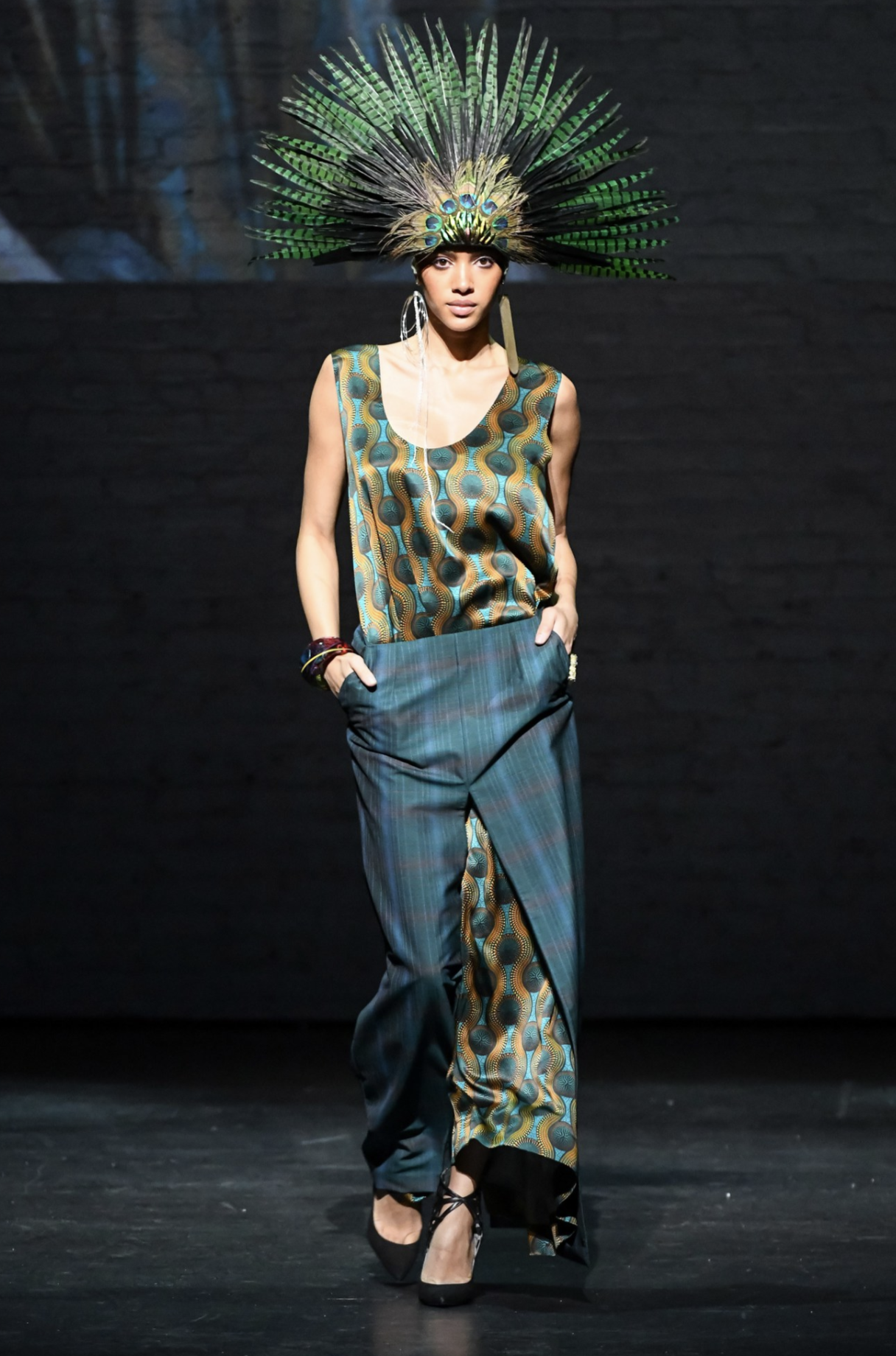 ELSA BALDAIA walking for OZWALD BOATENG F/W 2019 