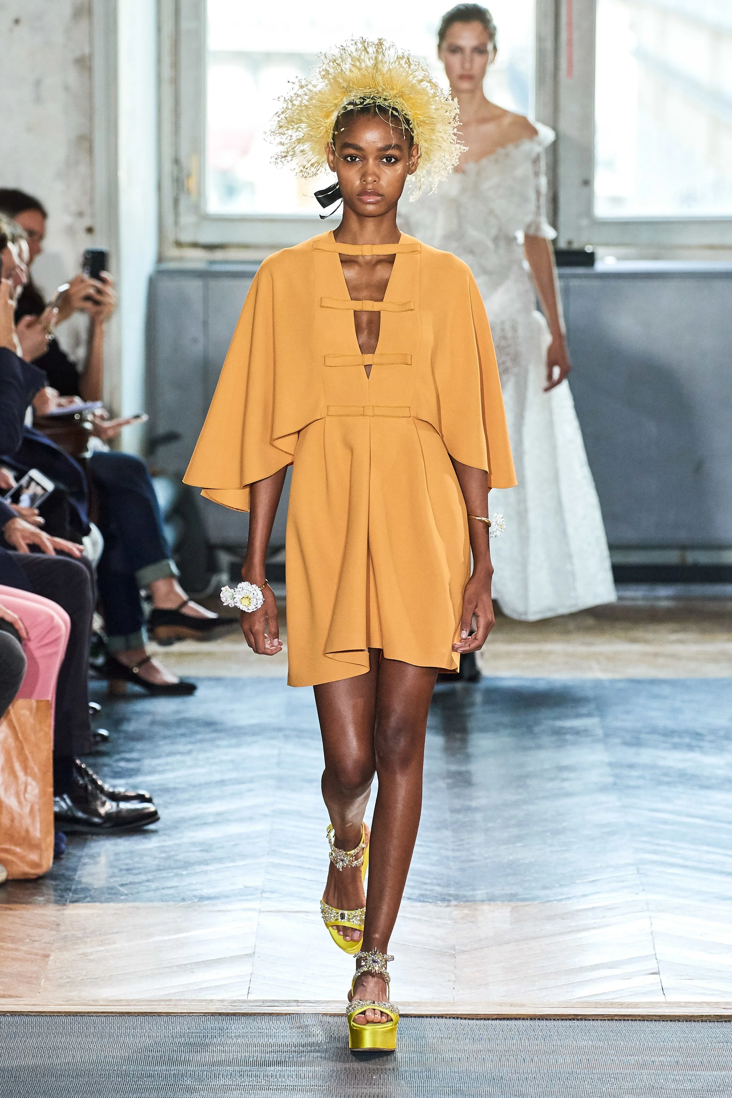 BLÉSNYA MINHER walking for GIAMBATTISTA VALLI Spring Summer 2020 PFW