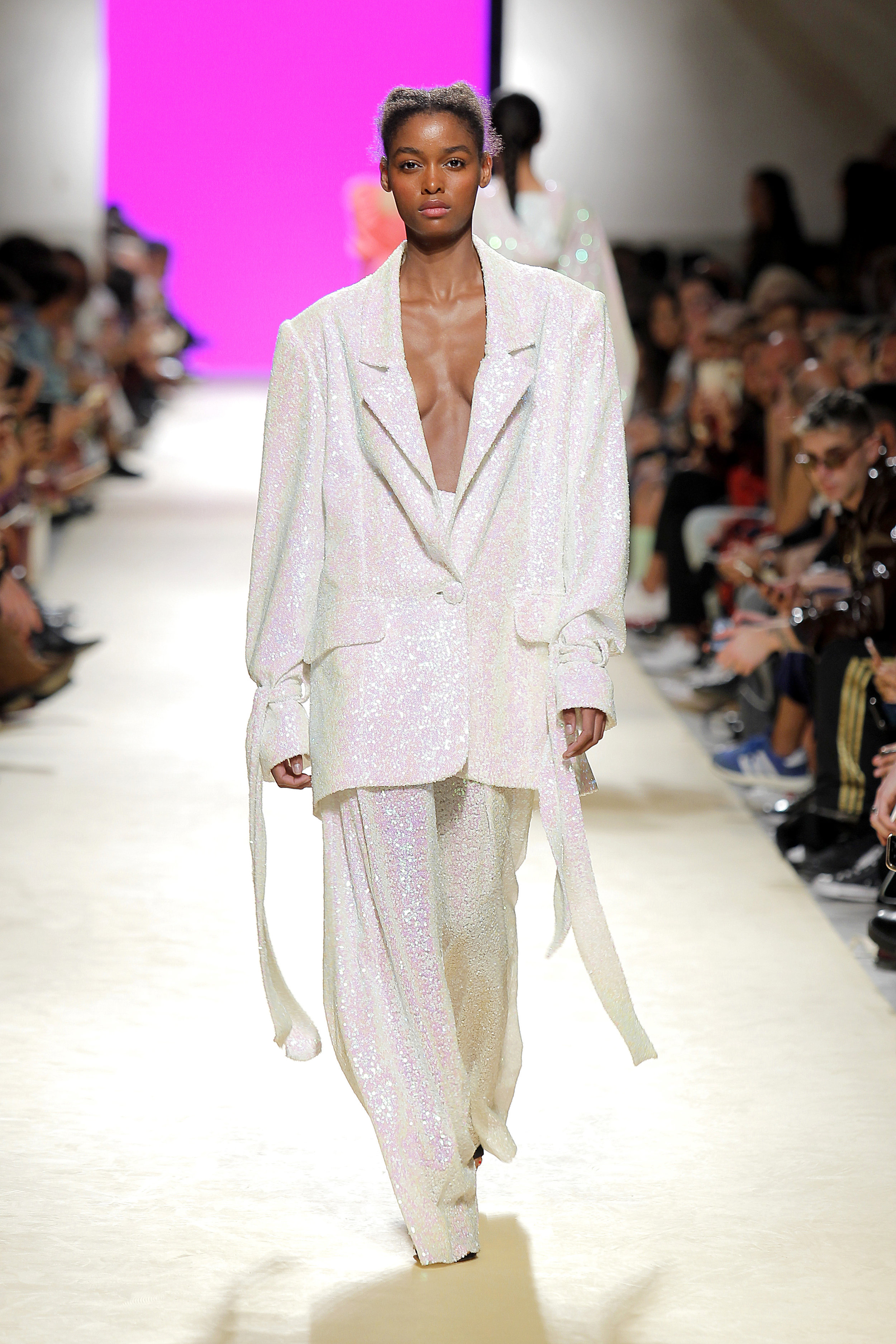 BLÉSNYA MINHER Opening &amp; Closing GONÇALO PEIXOTO Spring Summer 2020 ModaLisboa