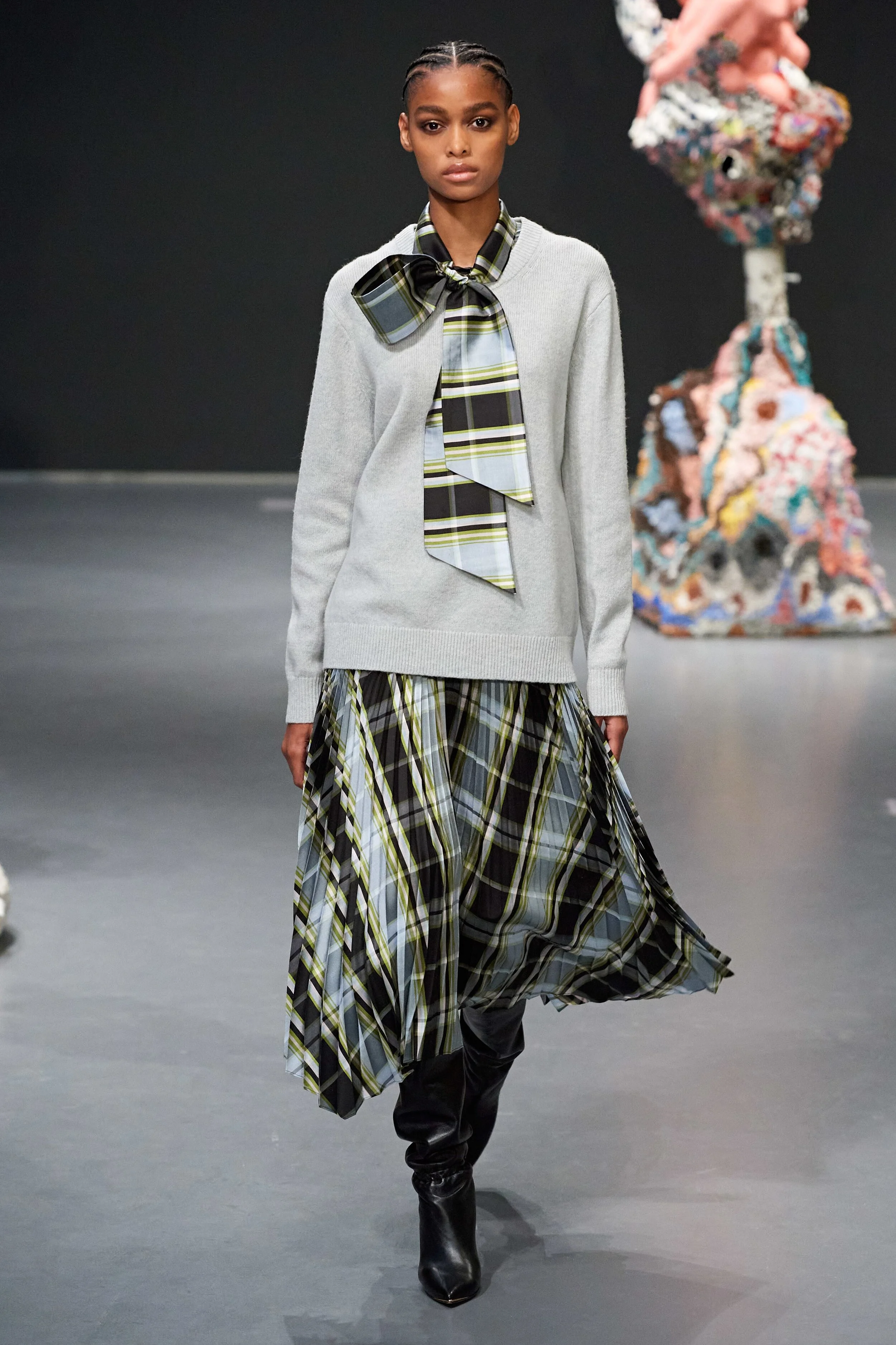 BLÉSNYA MINHER walking for TORY BURCH Fall Winter 2020 NYFW 