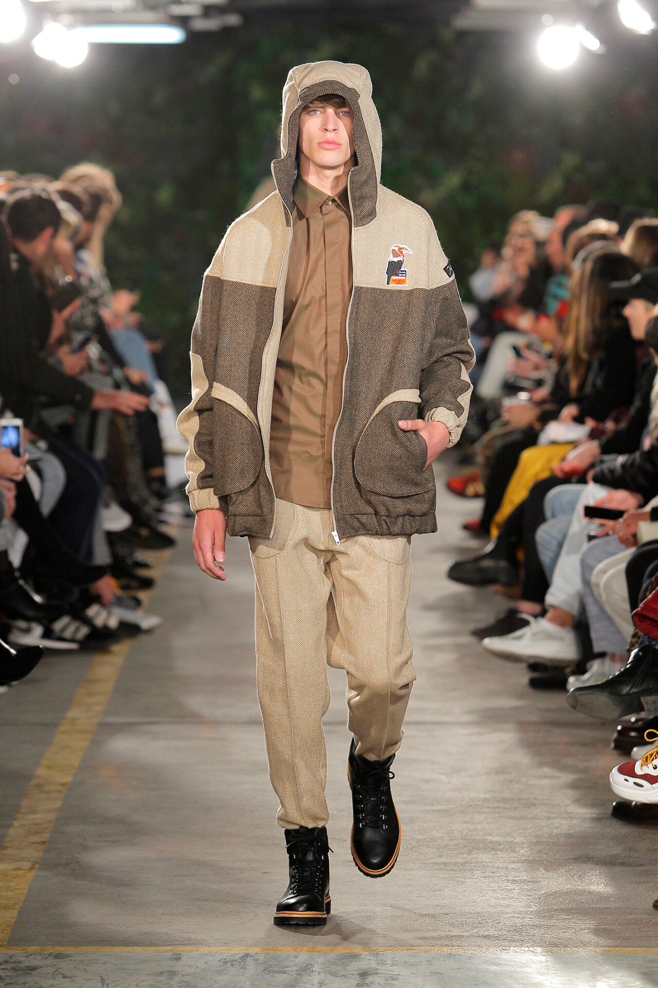 MARTIM CANAVARRO walking for DUARTE Fall Winter 2020 ModaLisboa