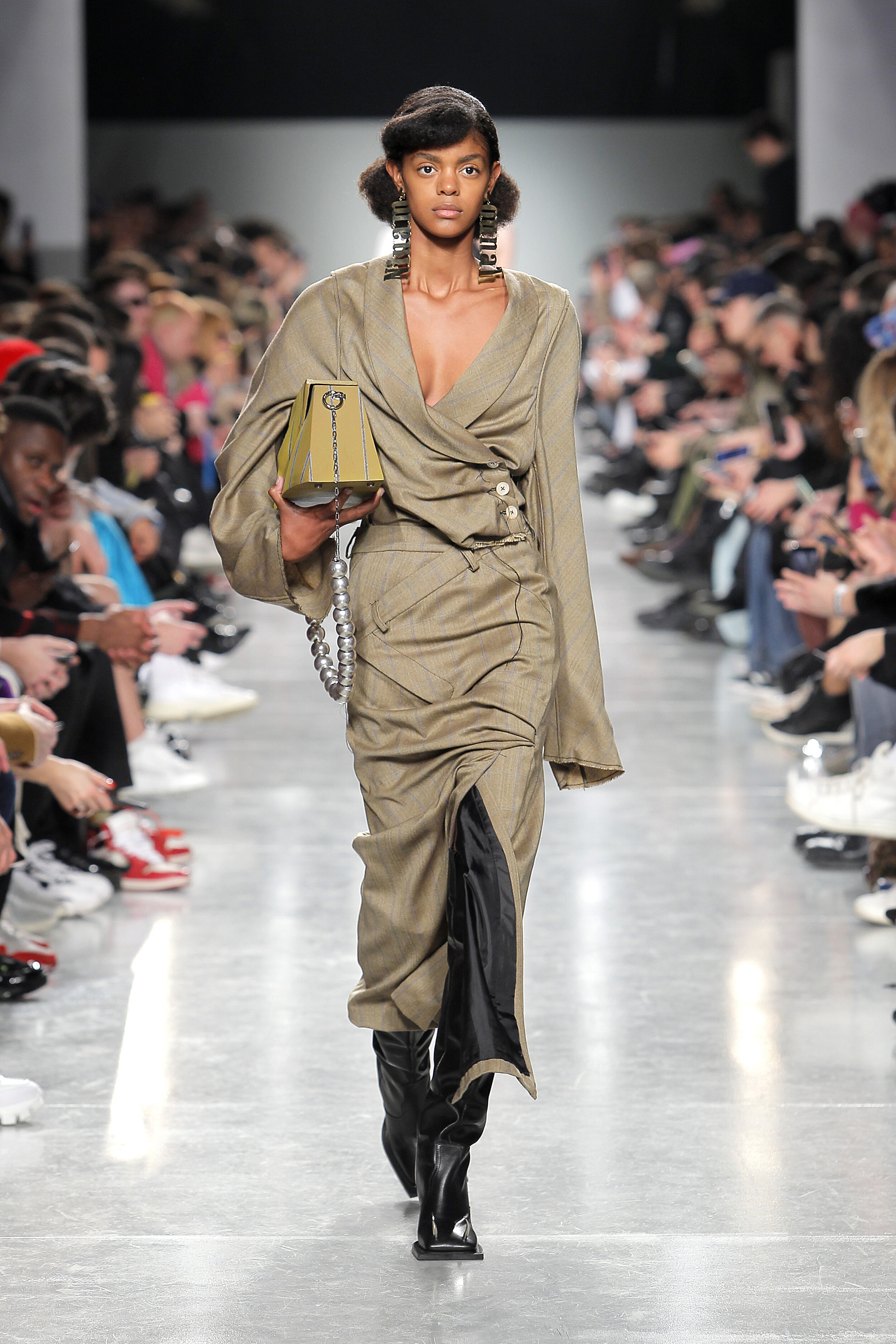 DILSA PEREIRA walking for NINAMOUNAH Fall Winter 2020 ModaLisboa