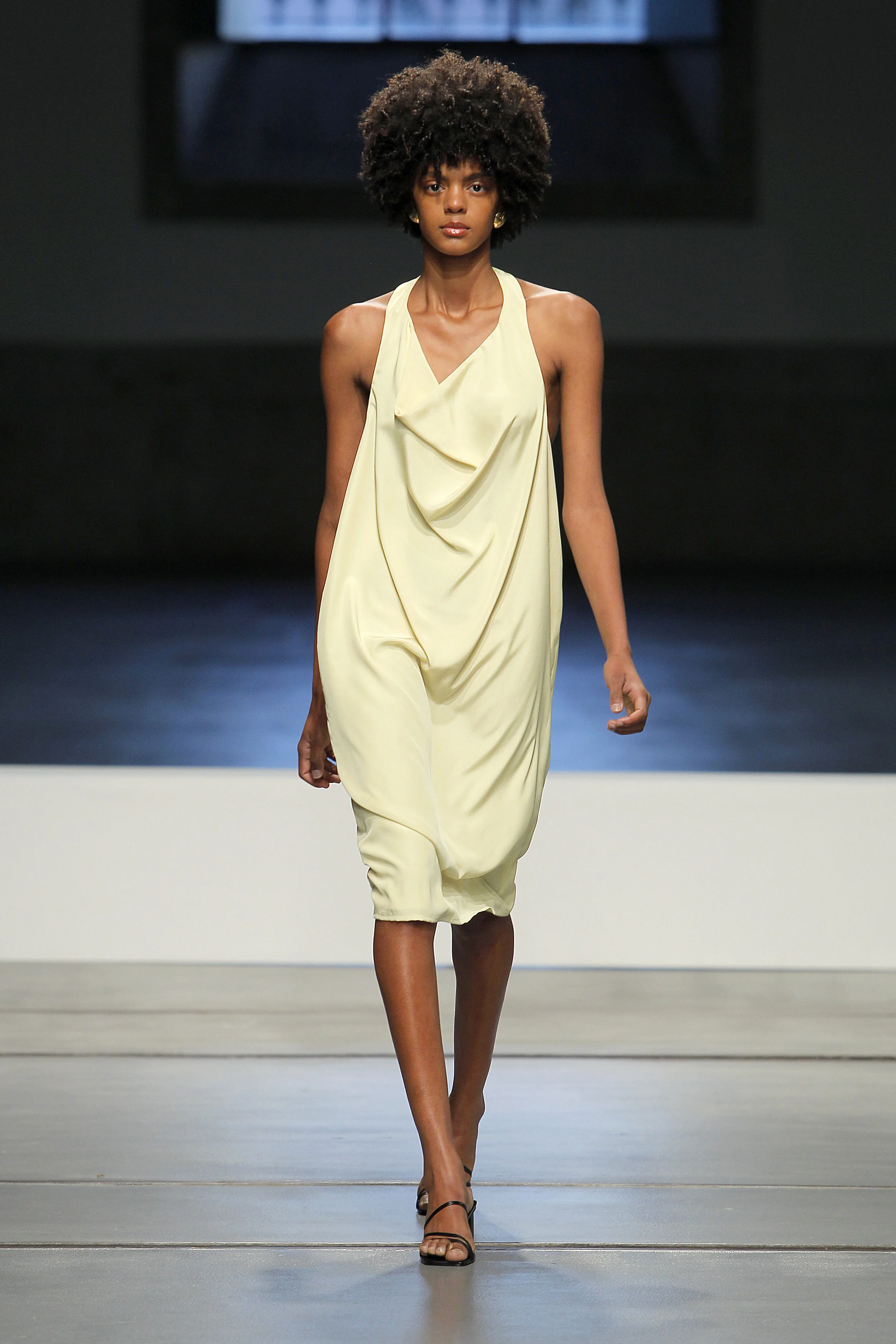 DILSA PEREIRA walking at PORTUGAL FASHION Fall Winter 2020